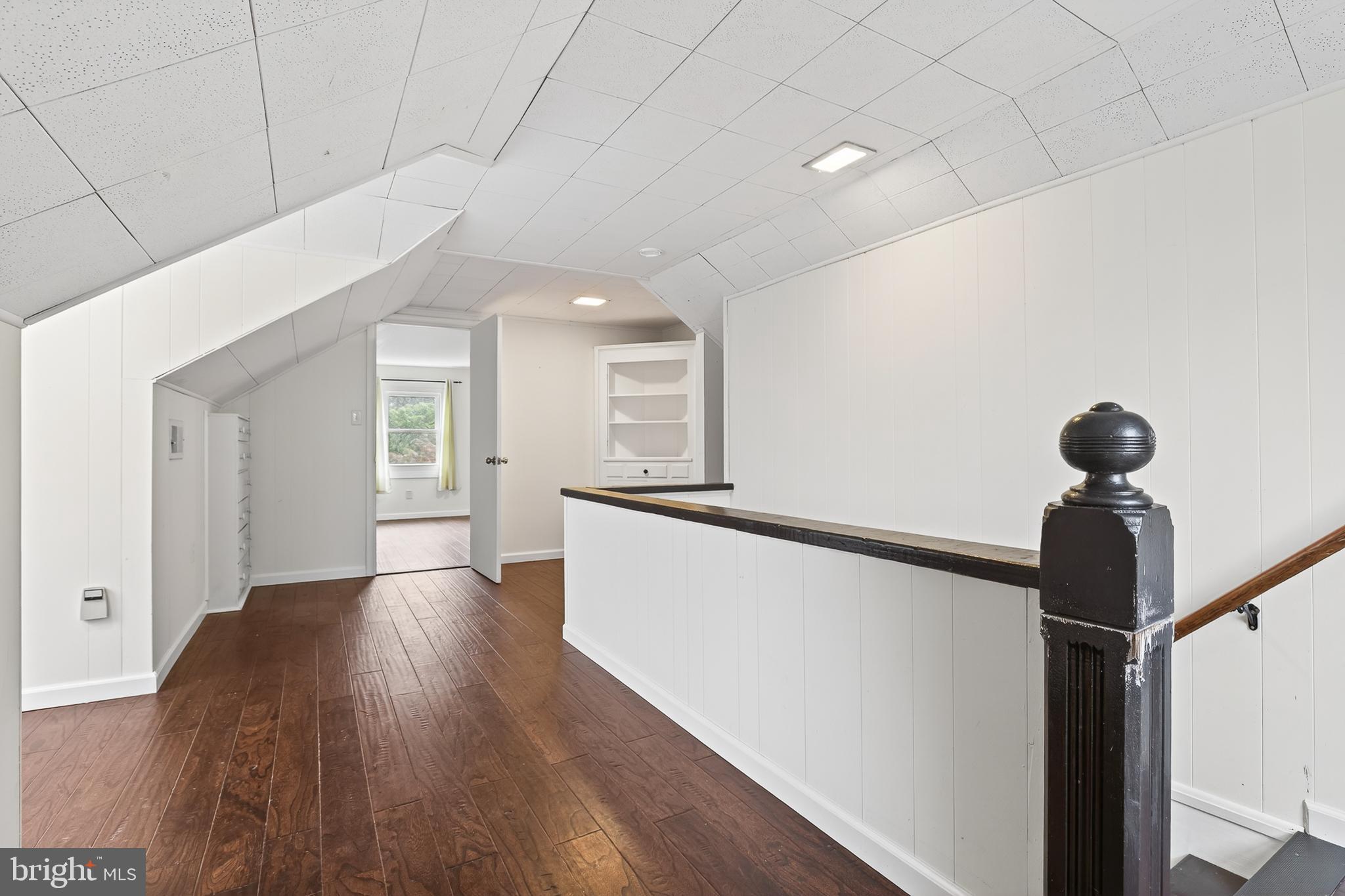 HILLCREST - Residential