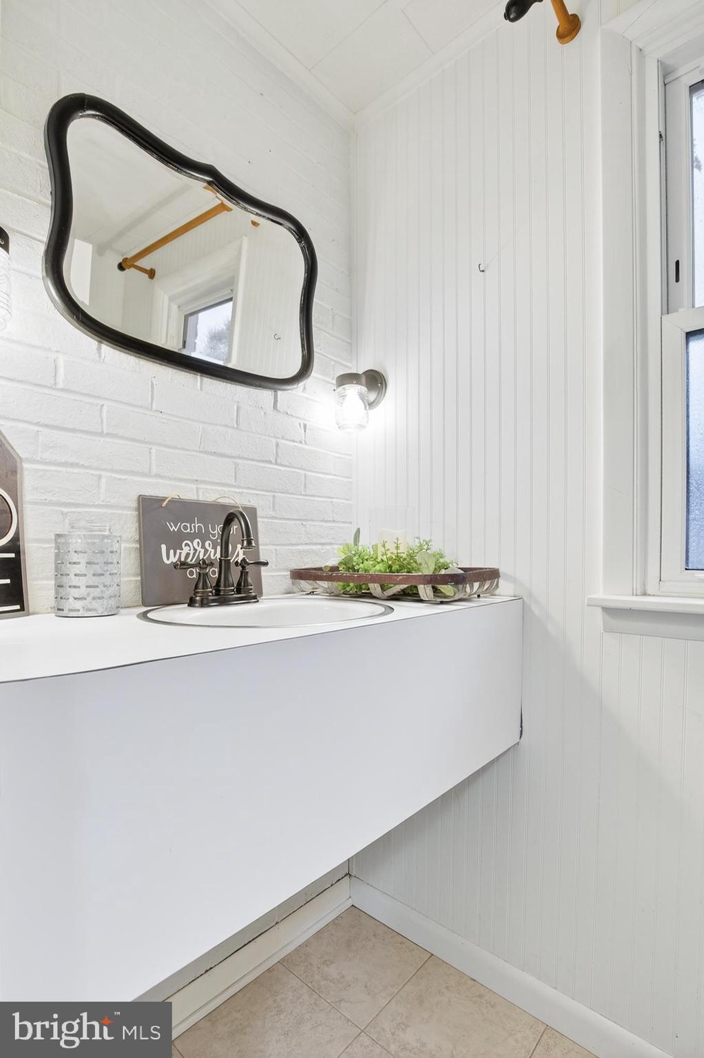 HILLCREST - Residential