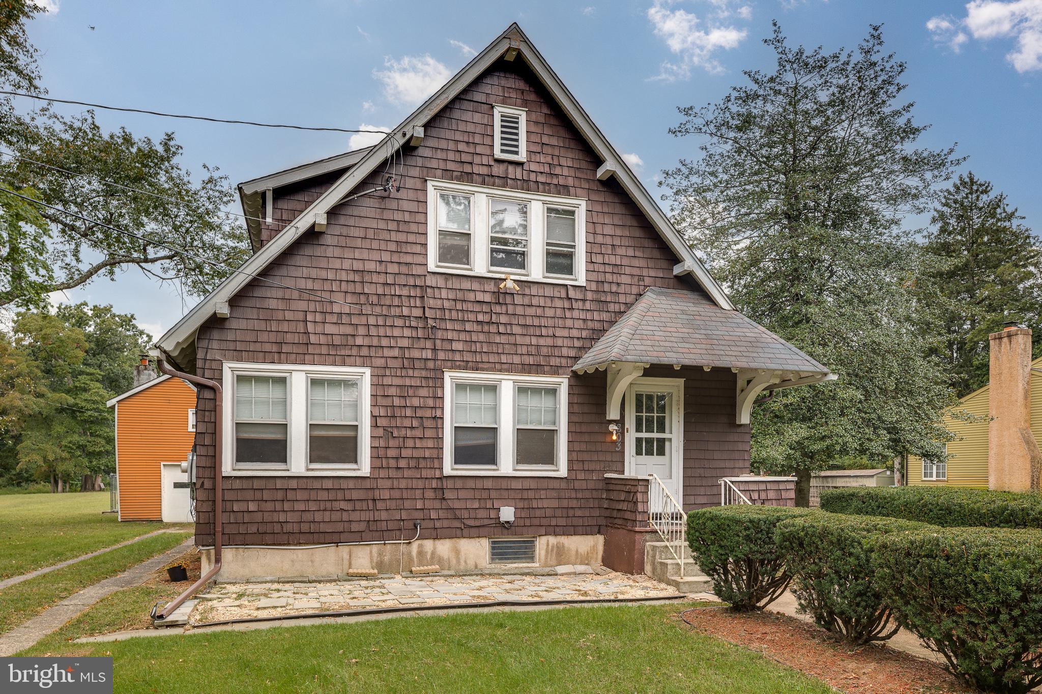 803 PERKINS LANE
