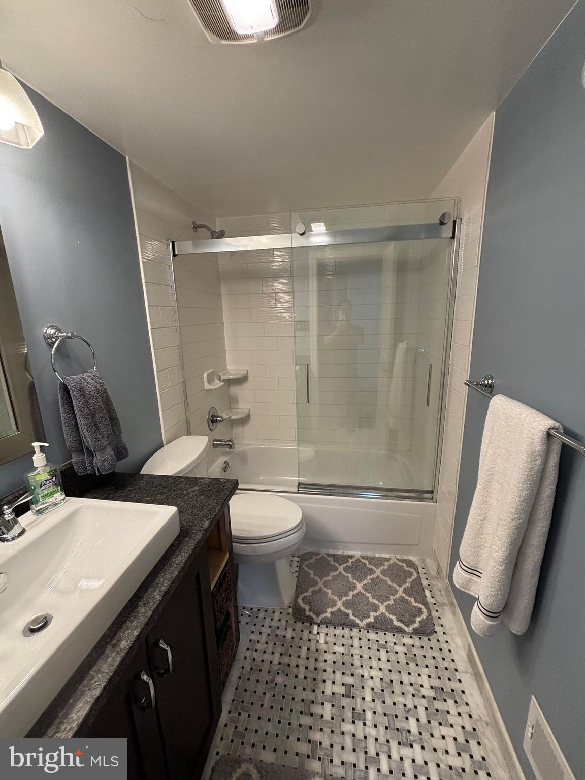 CHANTILLY HIGHLANDS - Residential