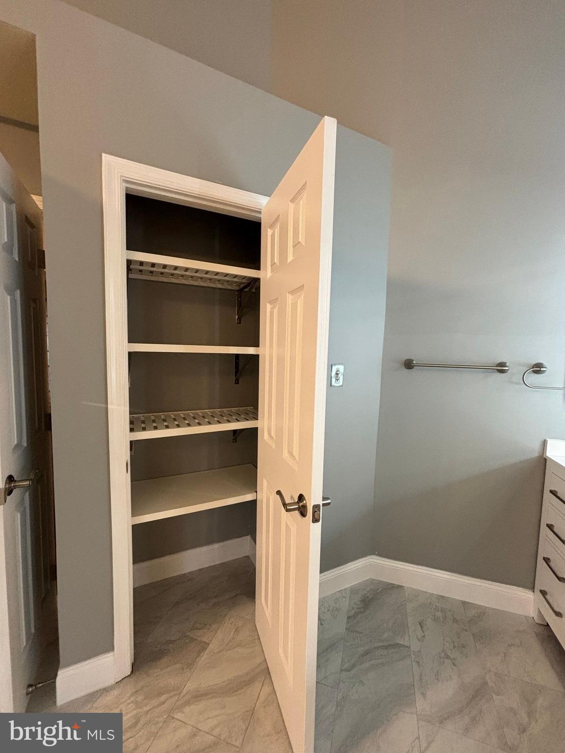 CHANTILLY HIGHLANDS - Residential