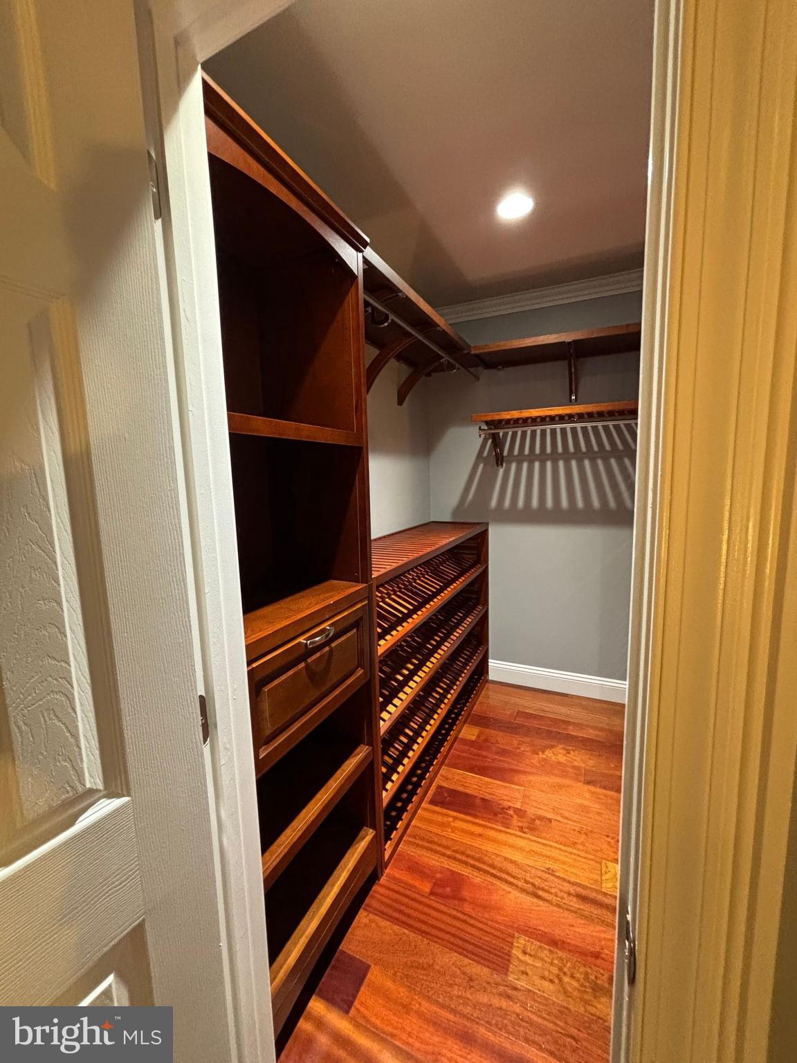 CHANTILLY HIGHLANDS - Residential