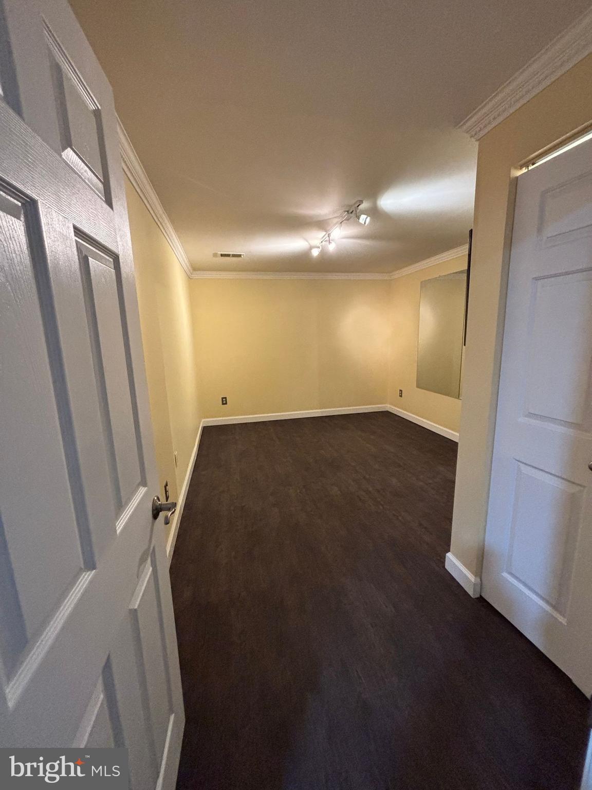 CHANTILLY HIGHLANDS - Residential