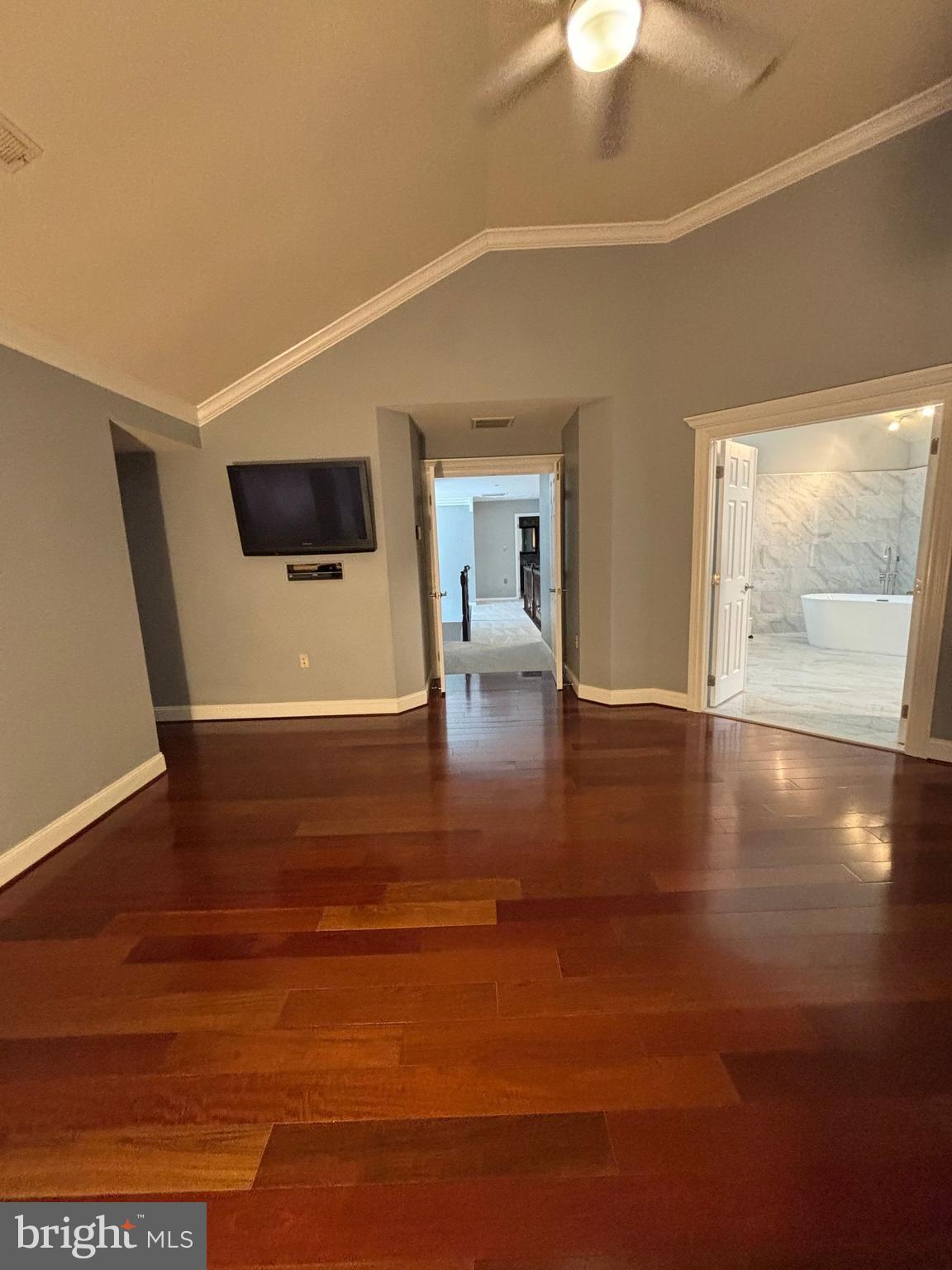 CHANTILLY HIGHLANDS - Residential