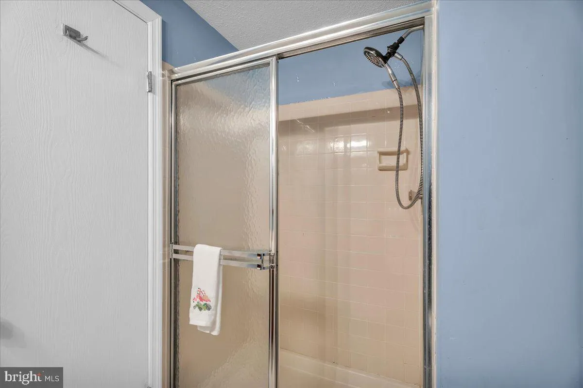 Marlton, New Jersey 08053, United States, 2 Bedrooms Bedrooms, ,2 BathroomsBathrooms,Residential,Contingent,230072