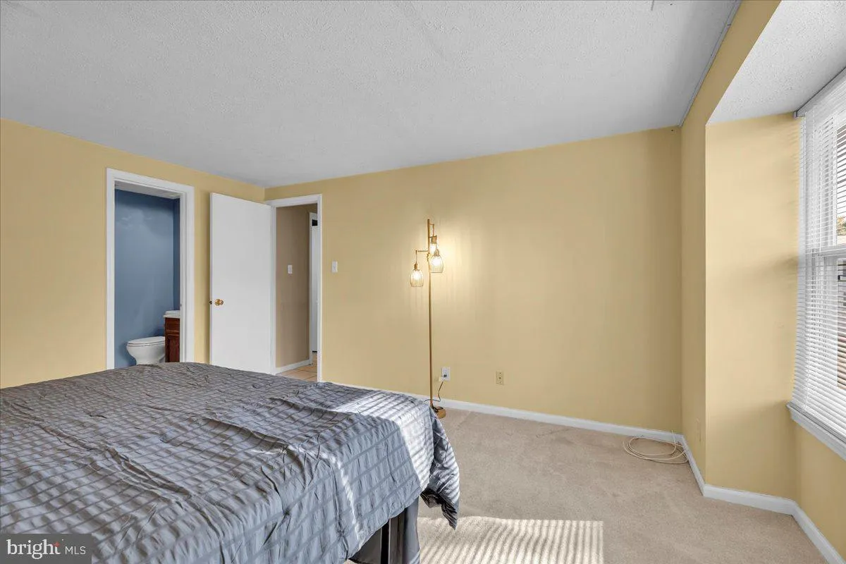 Marlton, New Jersey 08053, United States, 2 Bedrooms Bedrooms, ,2 BathroomsBathrooms,Residential,Contingent,230072