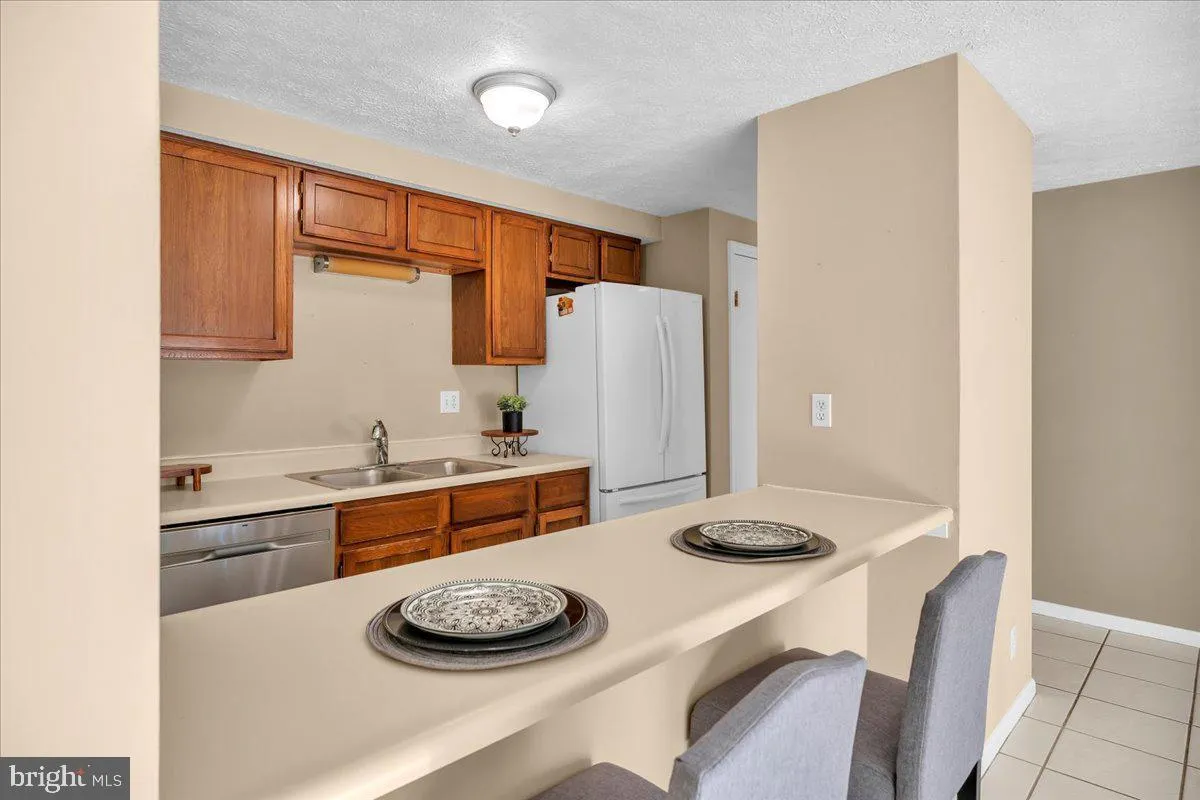 Marlton, New Jersey 08053, United States, 2 Bedrooms Bedrooms, ,2 BathroomsBathrooms,Residential,Contingent,230072