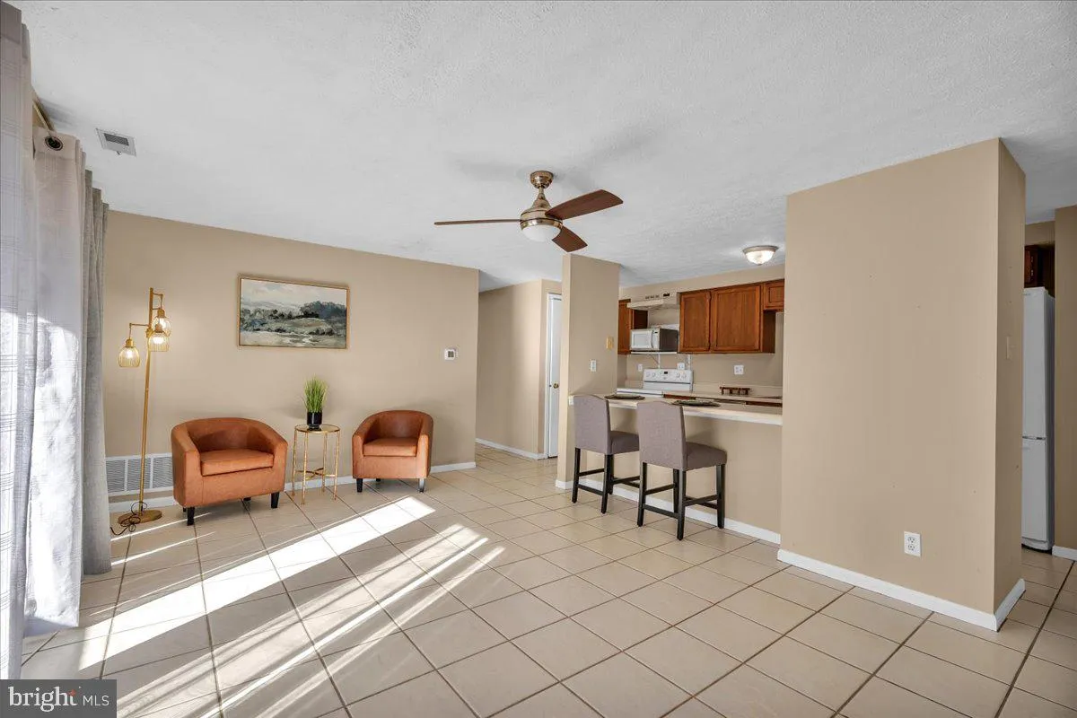 Marlton, New Jersey 08053, United States, 2 Bedrooms Bedrooms, ,2 BathroomsBathrooms,Residential,Contingent,230072