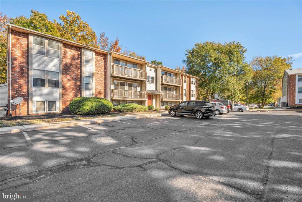 Photo of 69 Sweetfern Court, MARLTON, NJ 08053 (MLS # NJBL2098000)