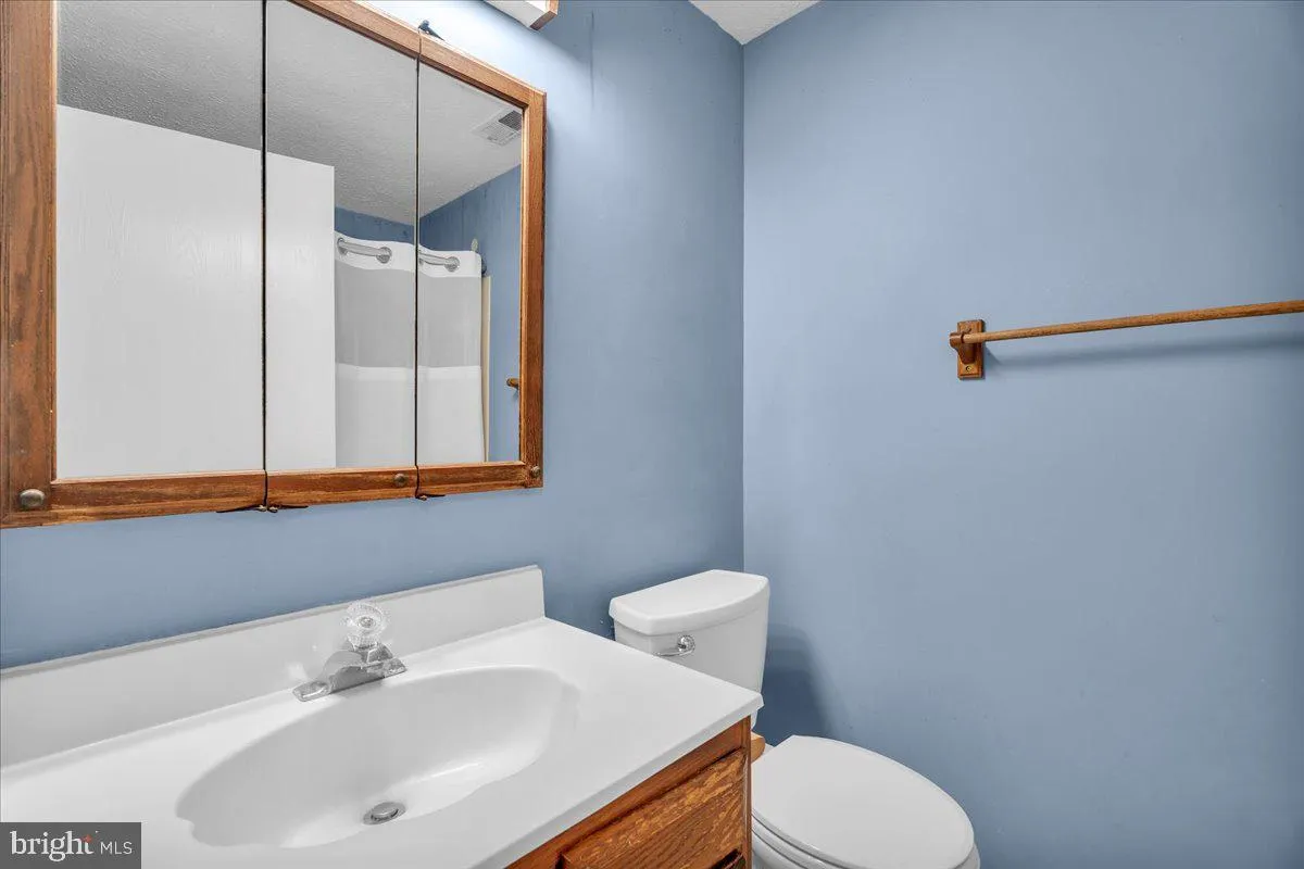 Marlton, New Jersey 08053, United States, 2 Bedrooms Bedrooms, ,2 BathroomsBathrooms,Residential,Contingent,230072