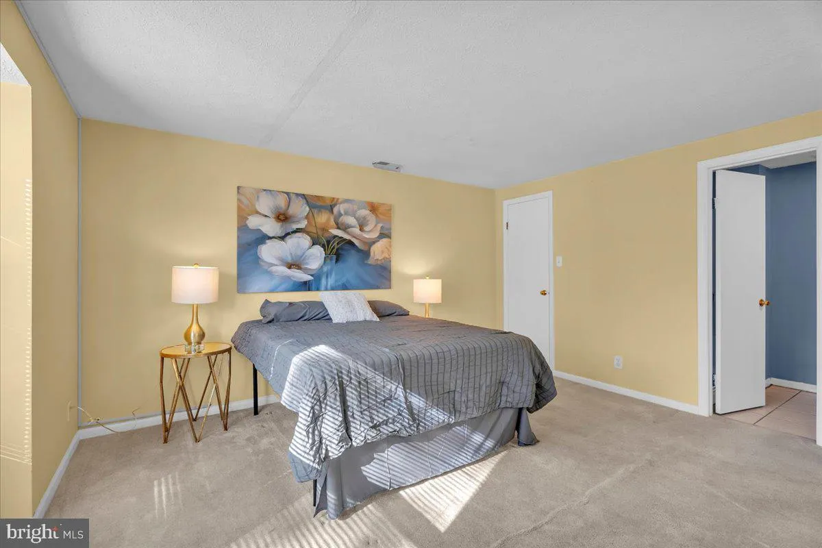 Marlton, New Jersey 08053, United States, 2 Bedrooms Bedrooms, ,2 BathroomsBathrooms,Residential,Contingent,230072