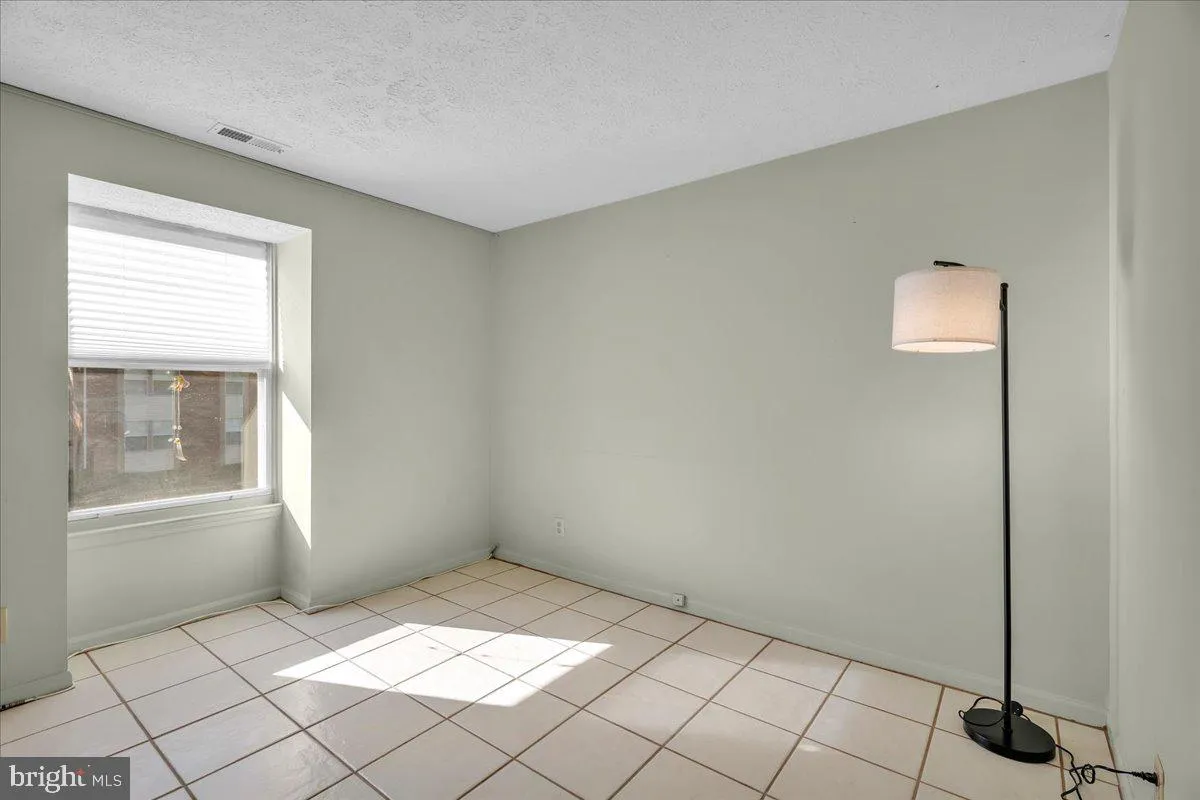 Marlton, New Jersey 08053, United States, 2 Bedrooms Bedrooms, ,2 BathroomsBathrooms,Residential,Contingent,230072