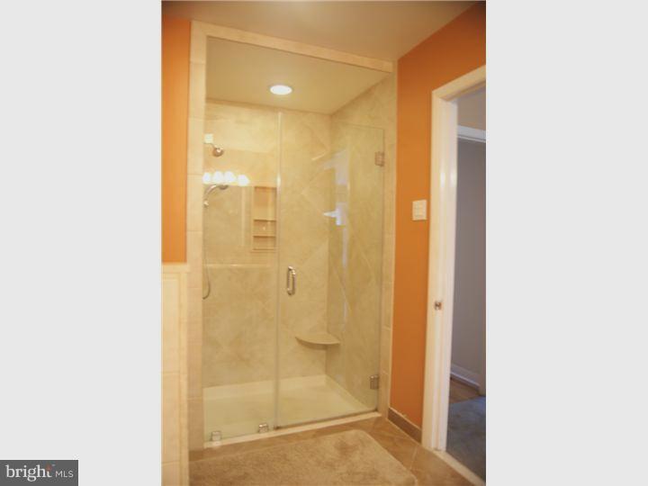 NEWTOWN SQ - Residential