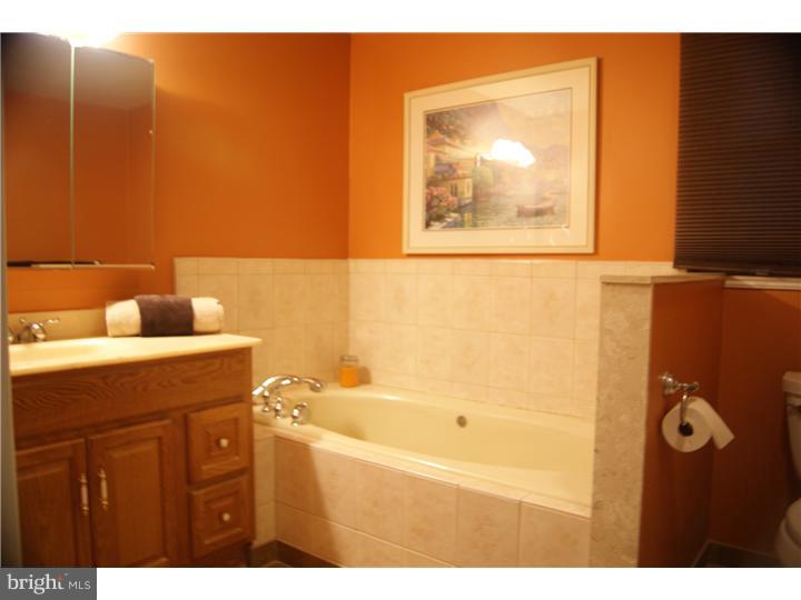 NEWTOWN SQ - Residential