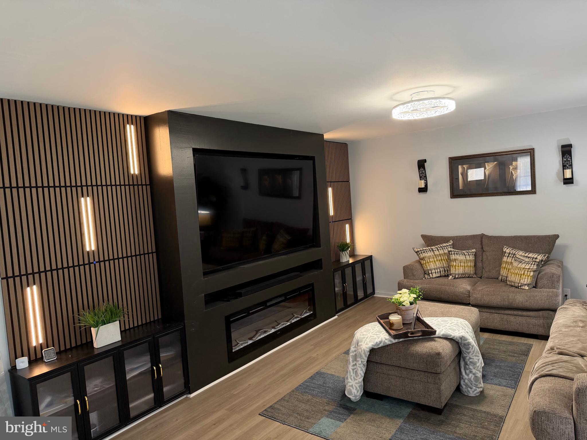 PIN OAK - Residential