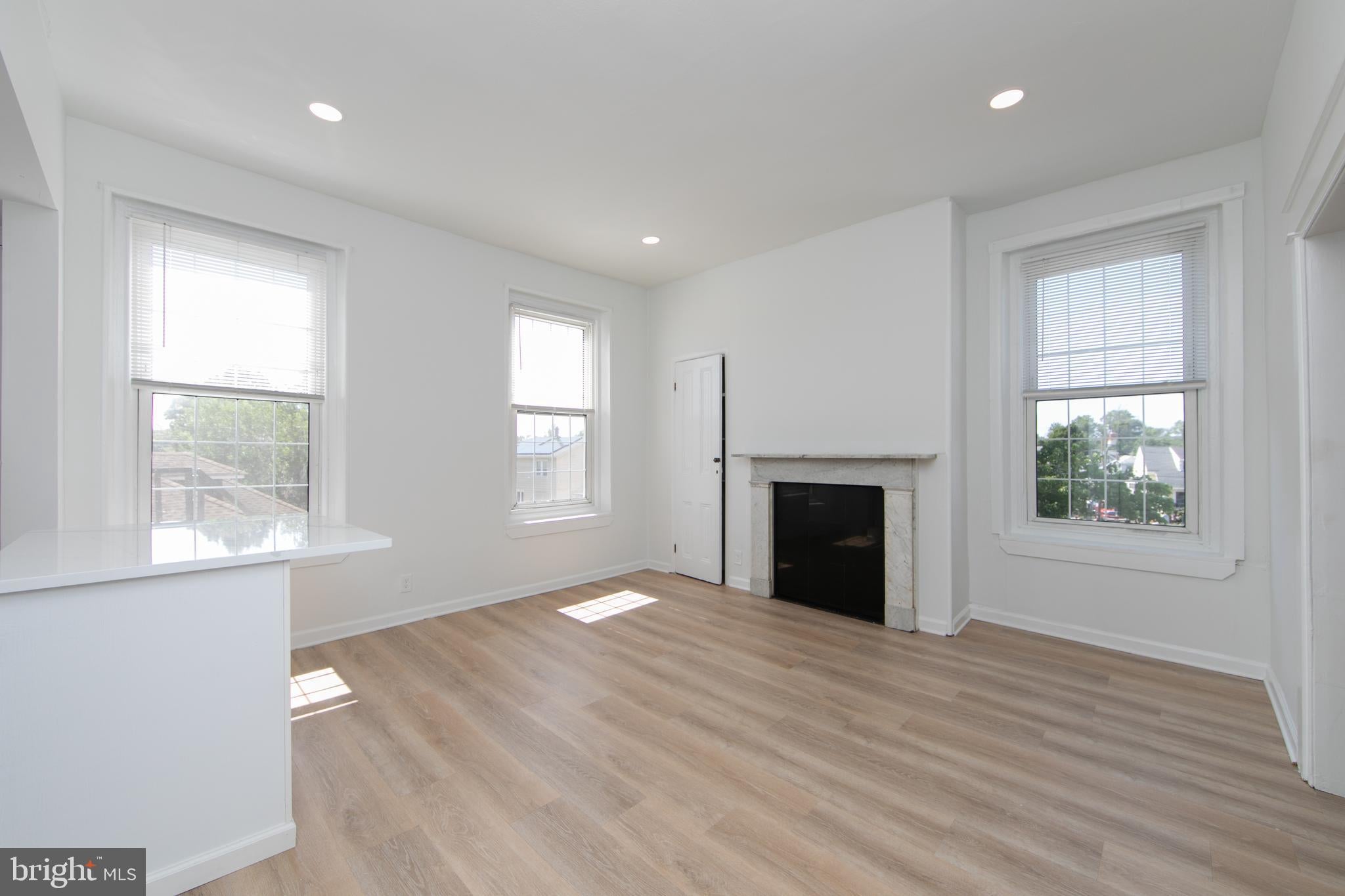 9 E HOLLY AVENUE APT 4