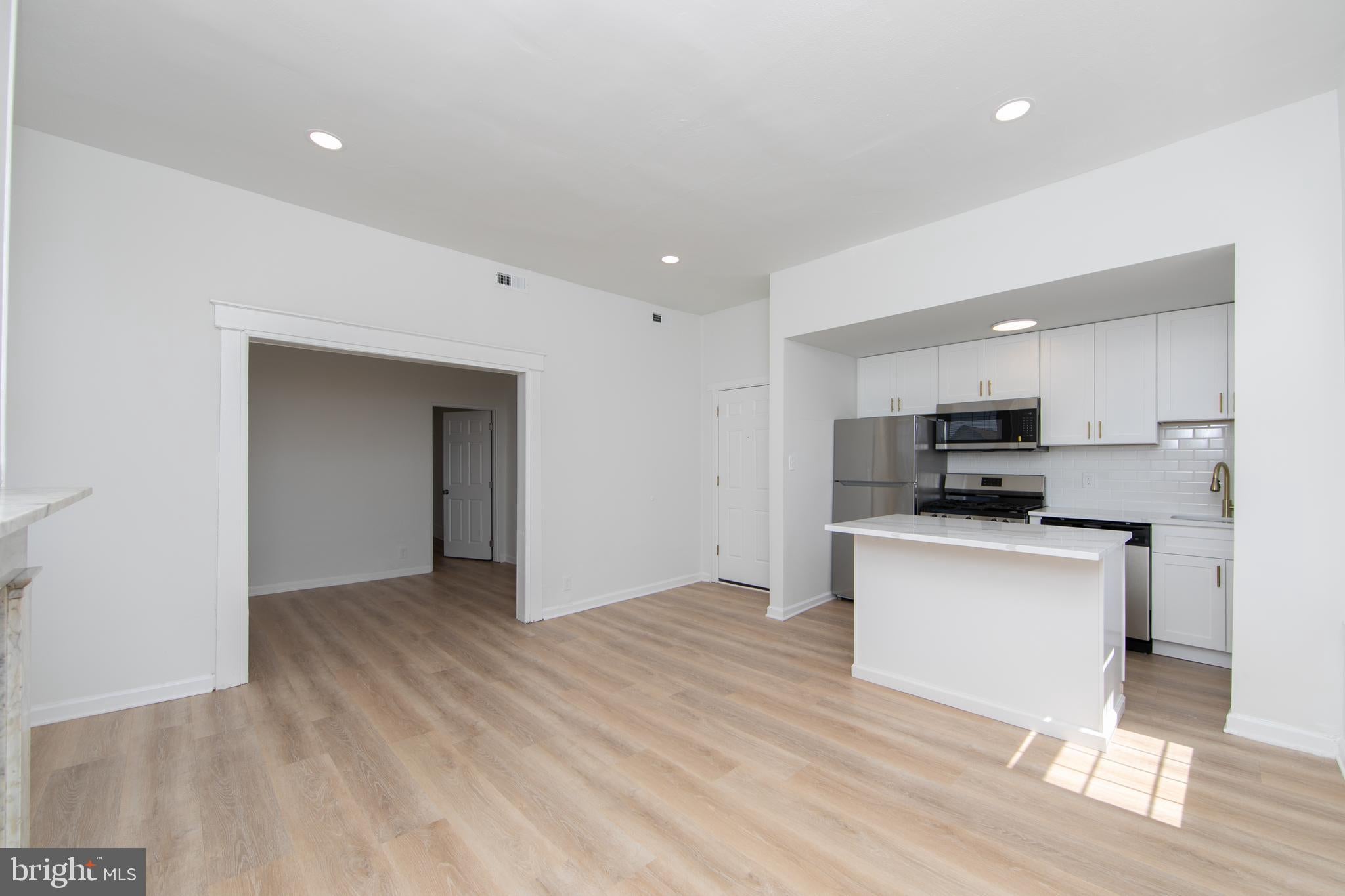 9 E HOLLY AVENUE APT 4