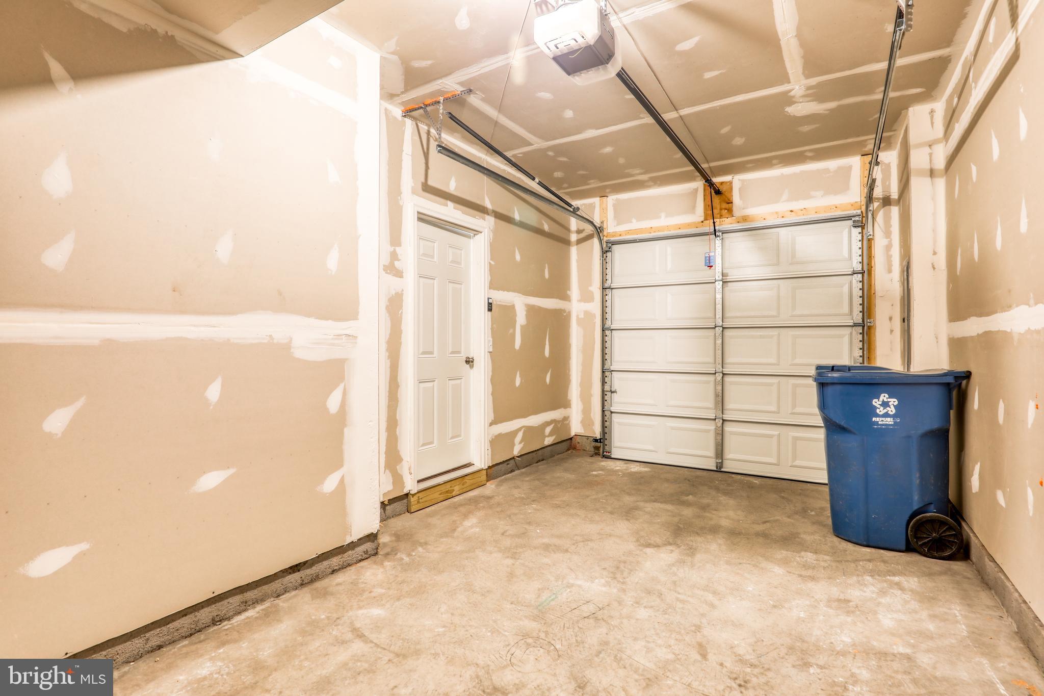 FREEDOM MANOR - Residential Lease