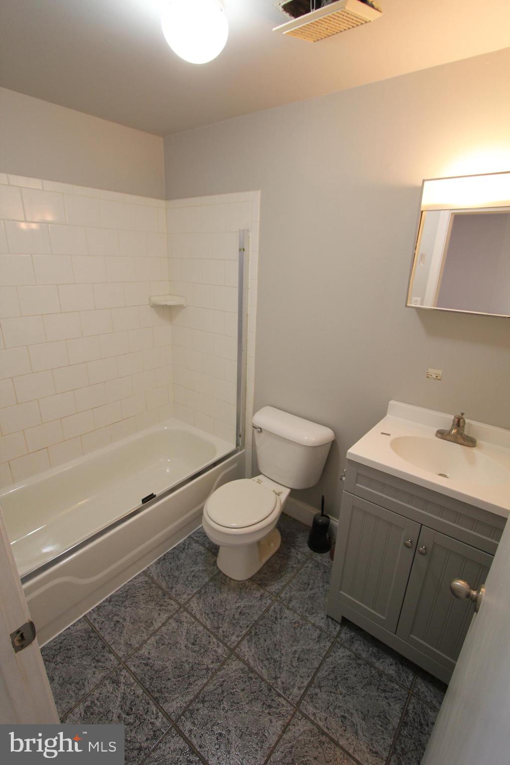 GRADUATE HOSPITAL - Residential Lease