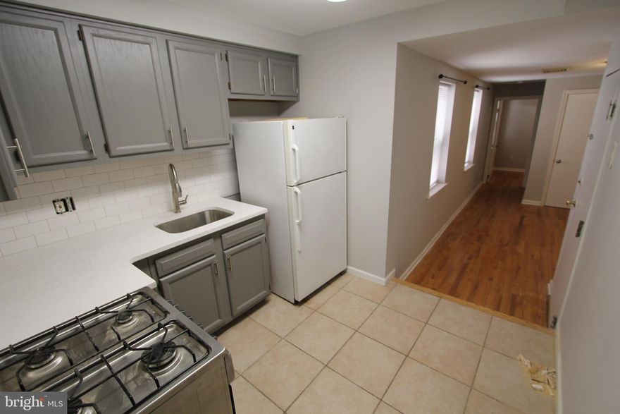 Cozy two bedroom apartment (approx 700SF) located on 16th Street between Fitzwater and Catharine Streets. Hardwood floors throughout & lots of closet space. There is a ceramic tile bath, and an oak eat in kitchen with full size refrigerator, microwave and gas range. Central air conditioning and access to coin operated laundry facilities provided. Within walking distance to Center City & only two blocks from South and Broad Street for major shopping and transportation. One cat OK with $250 deposit. By Appointment Only. 
Rent is $1,495.00 a month plus utilities(gas & electric, + $50 flat water fee)