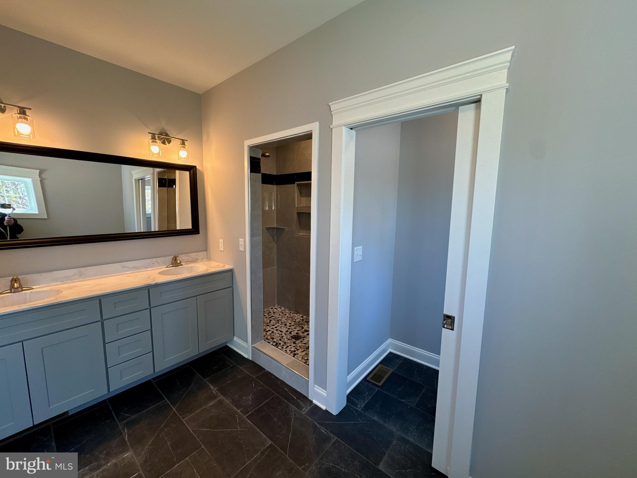 LYNWOOD ESTATES - Residential