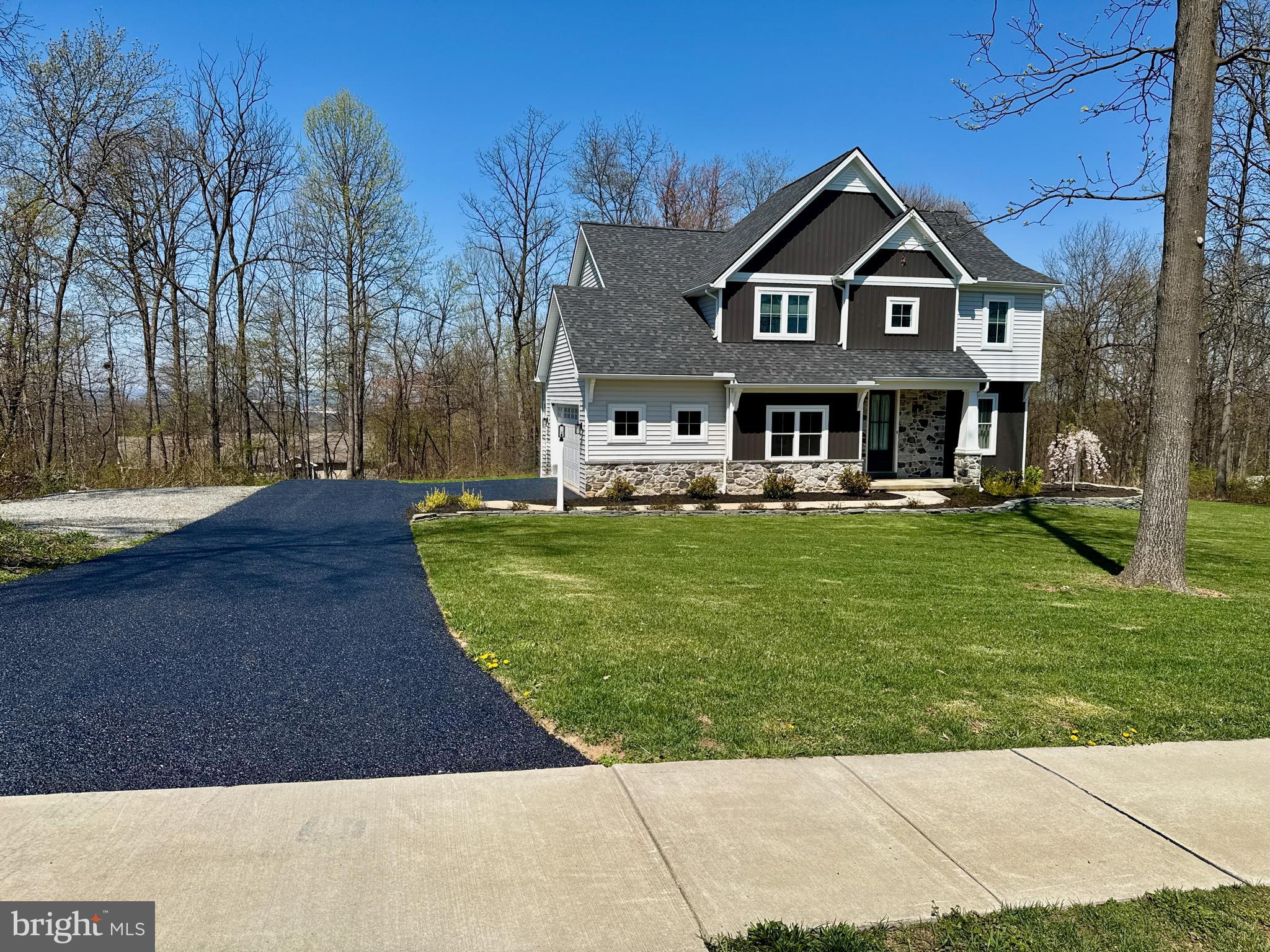 LYNWOOD ESTATES - Residential