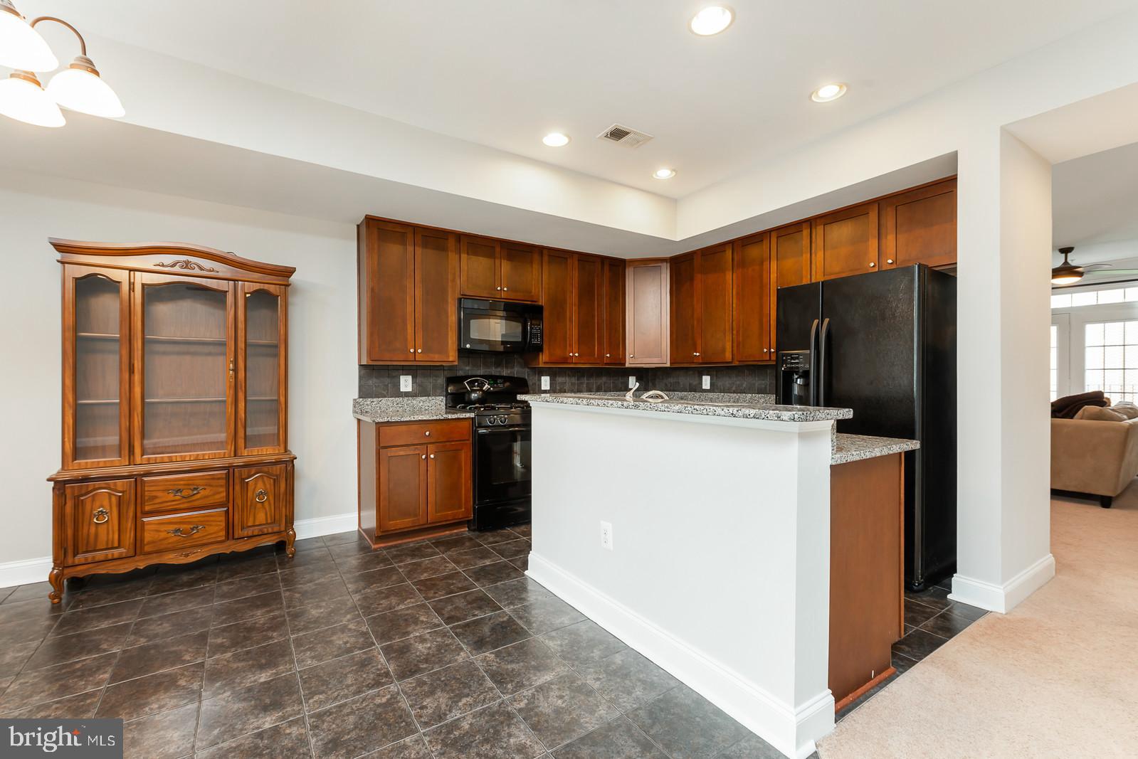 POTOMAC CLUB - Residential Lease
