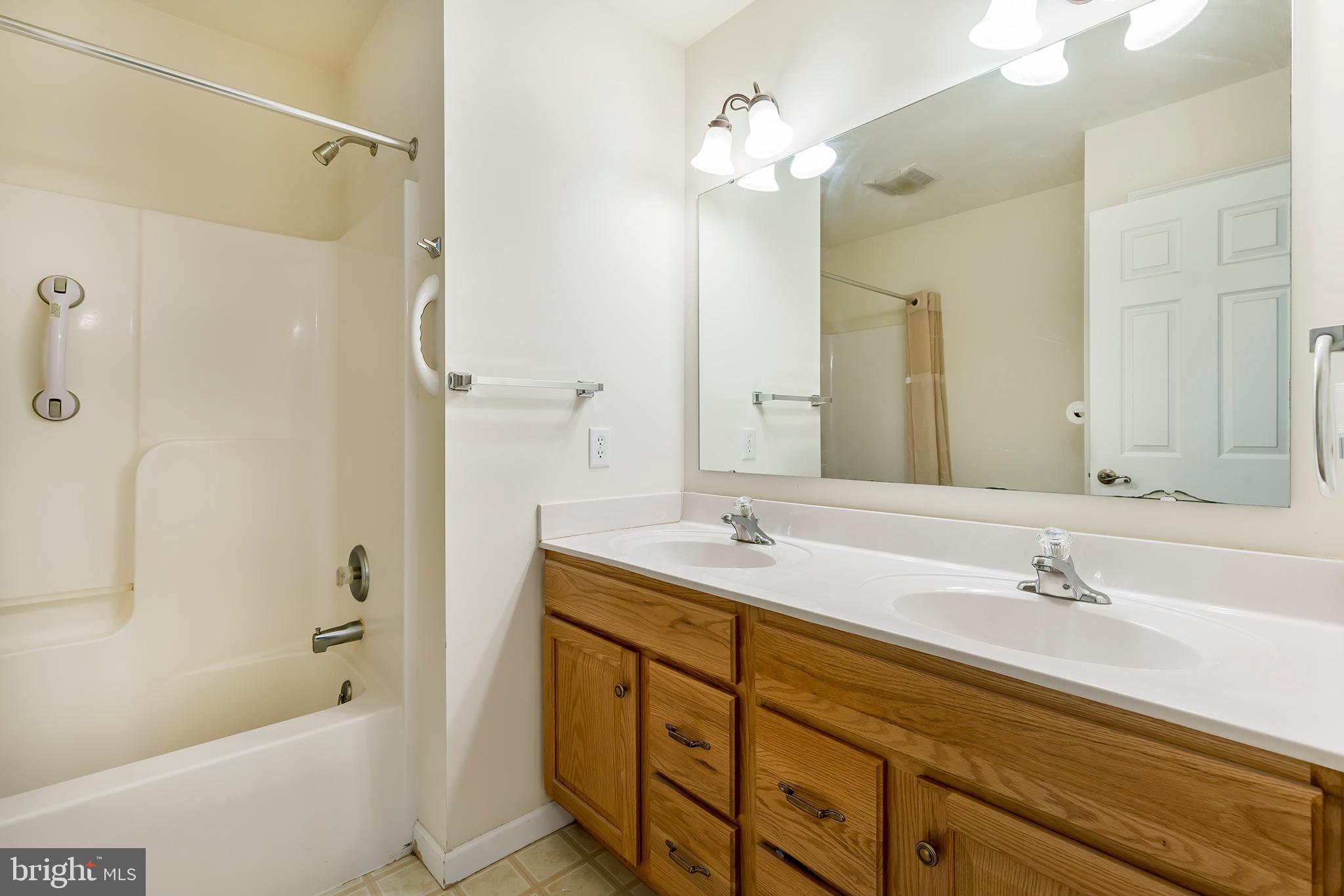 MALLARD PONDS - Residential