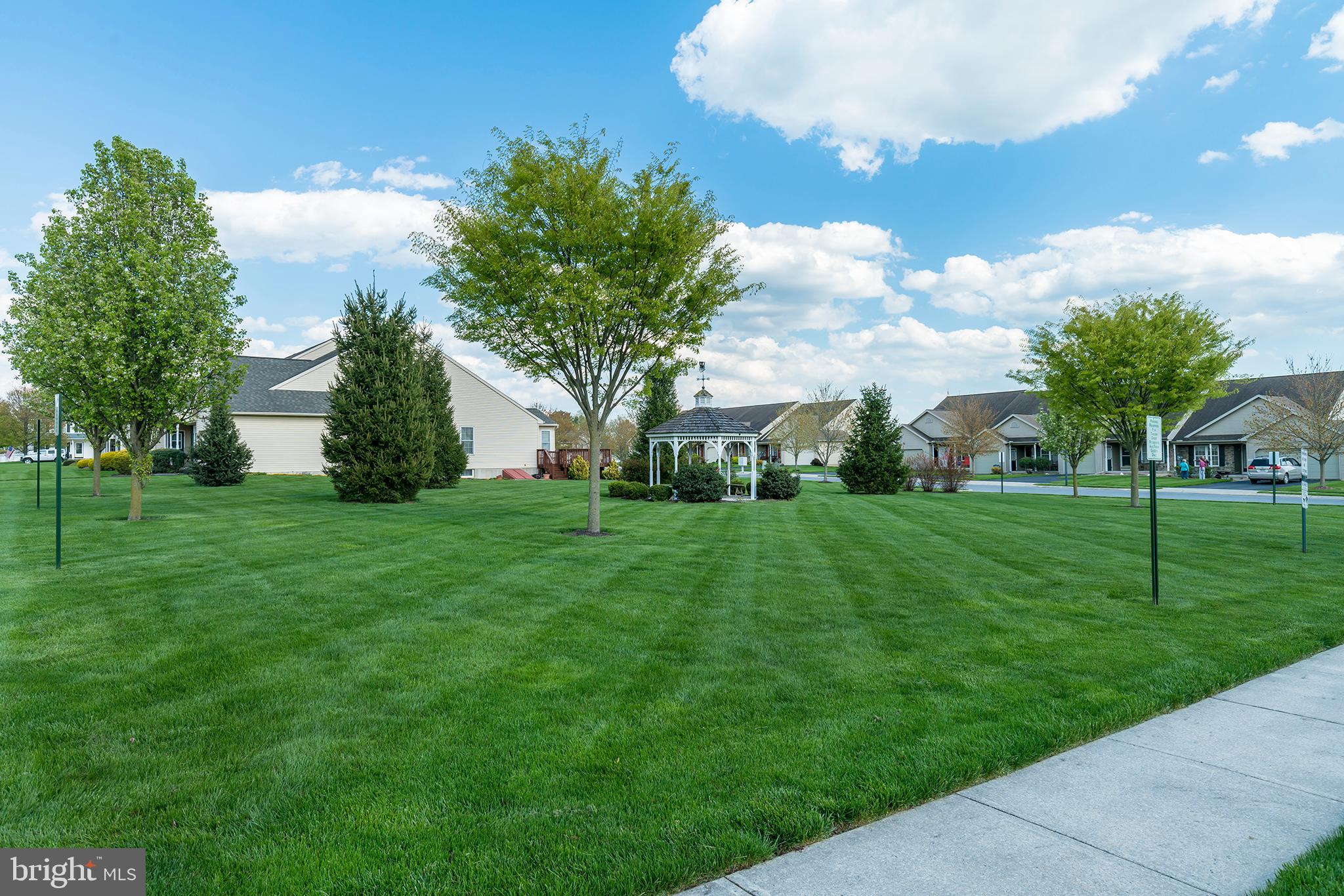 MALLARD PONDS - Residential