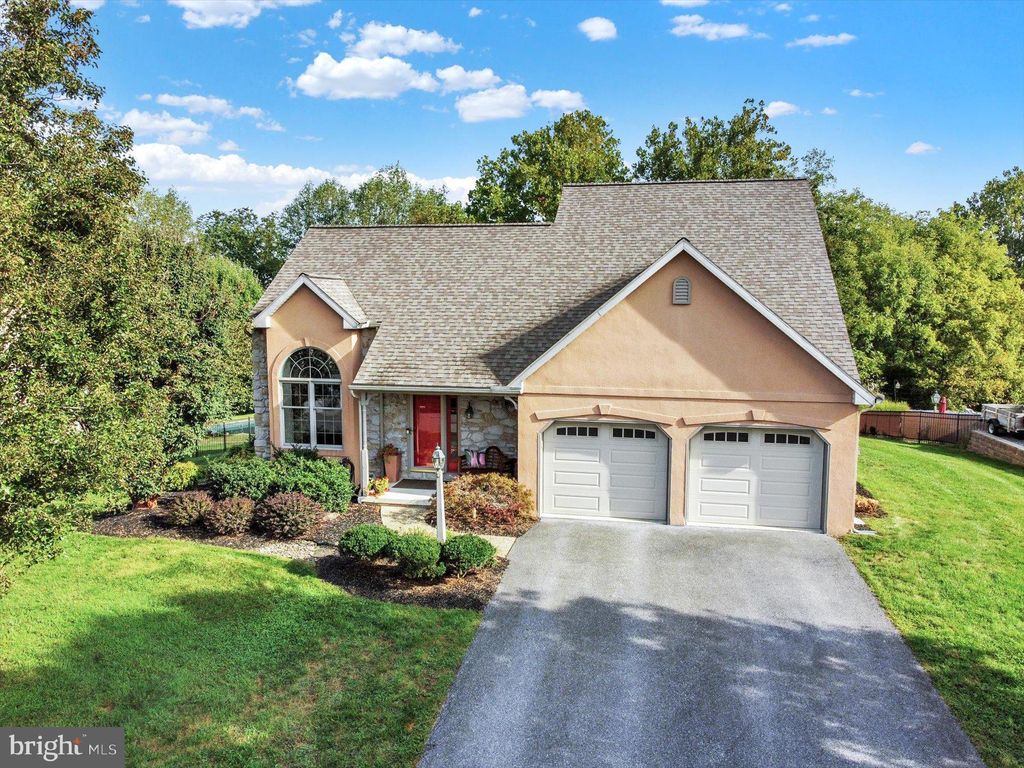 Photo of 193 SPRINGDALE LN, MILLERSVILLE, PA 17551 (MLS # PALA2041310)