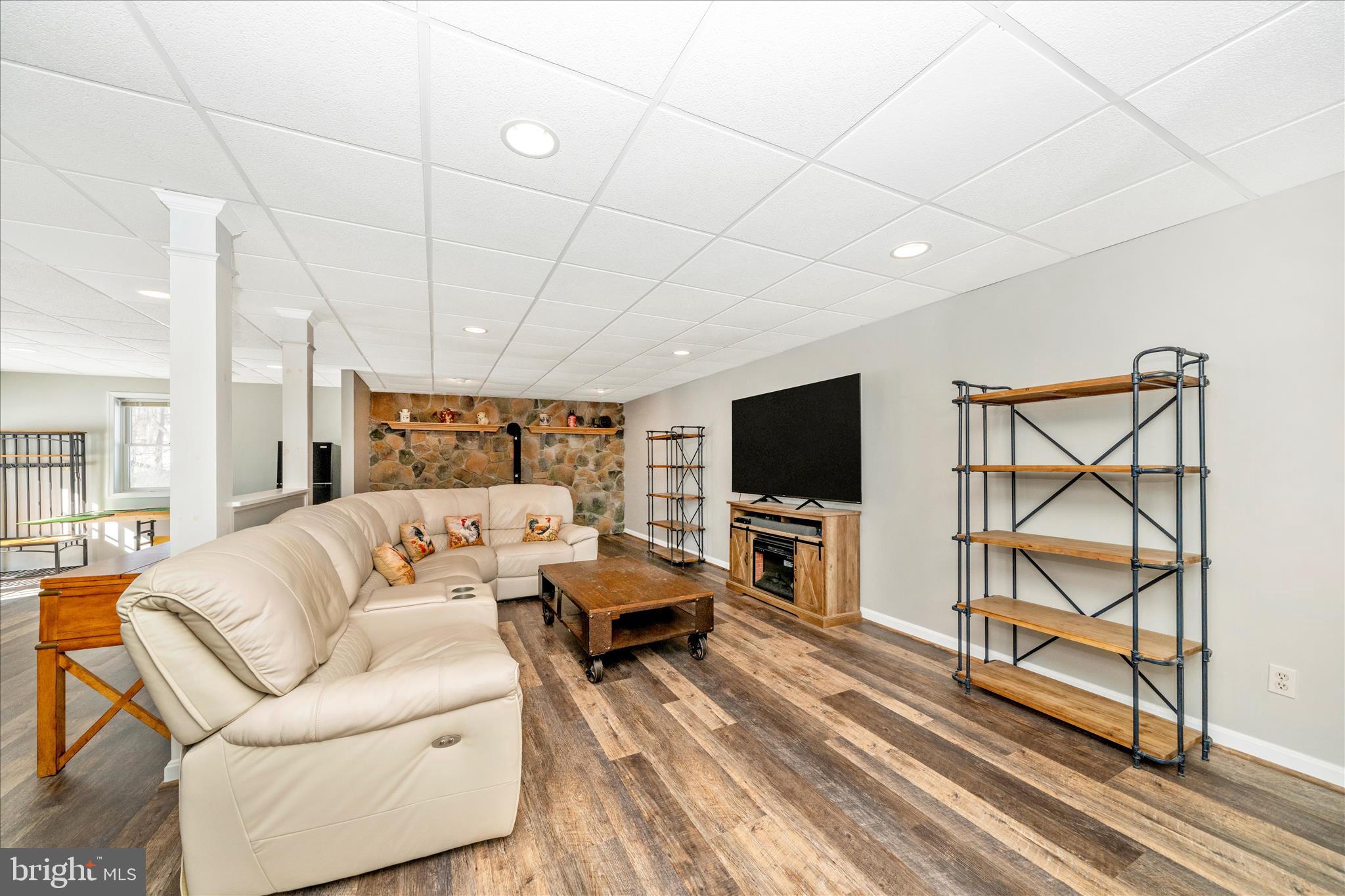 STONELAKE - Residential