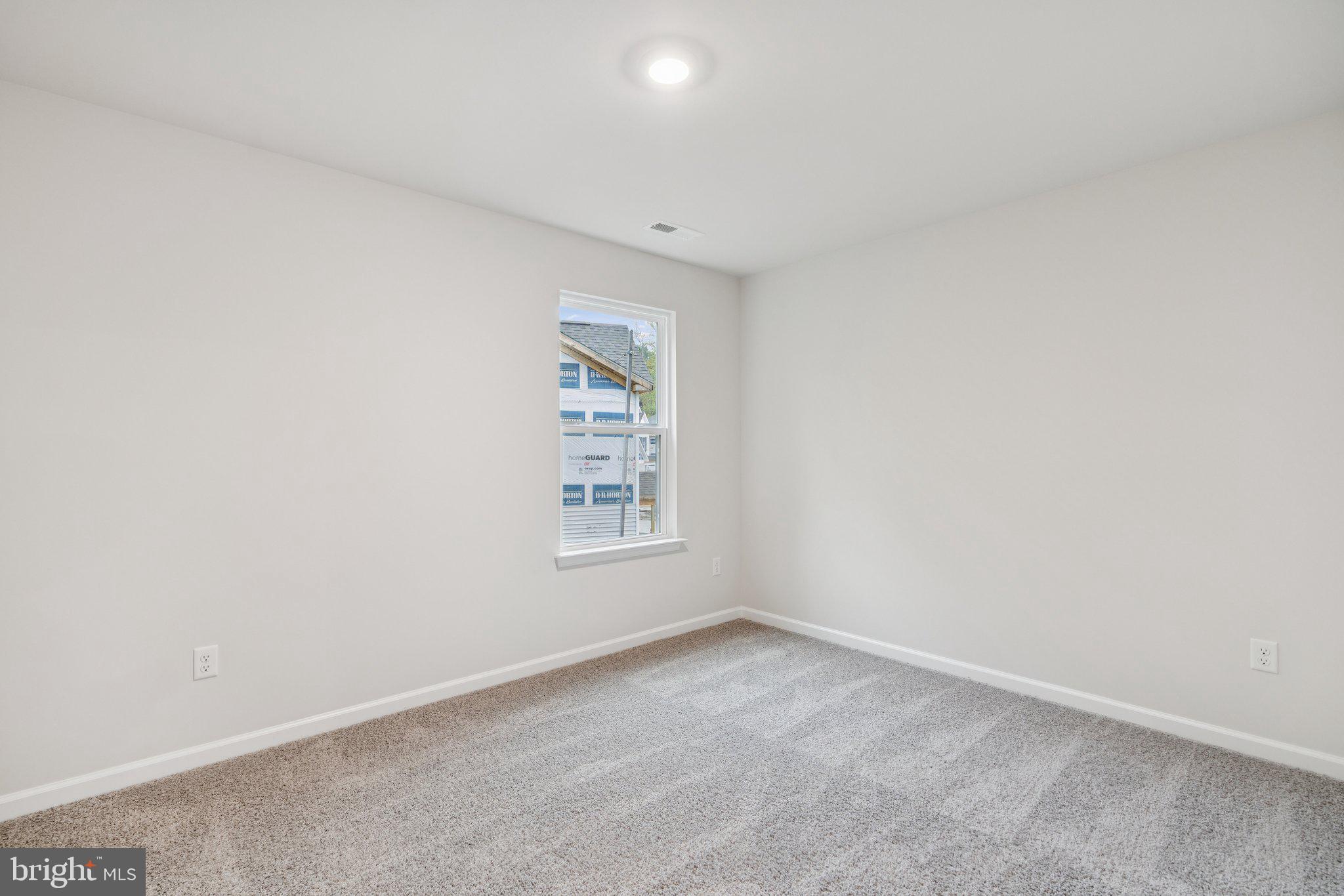 LADYSMITH VILLAGE - Residential