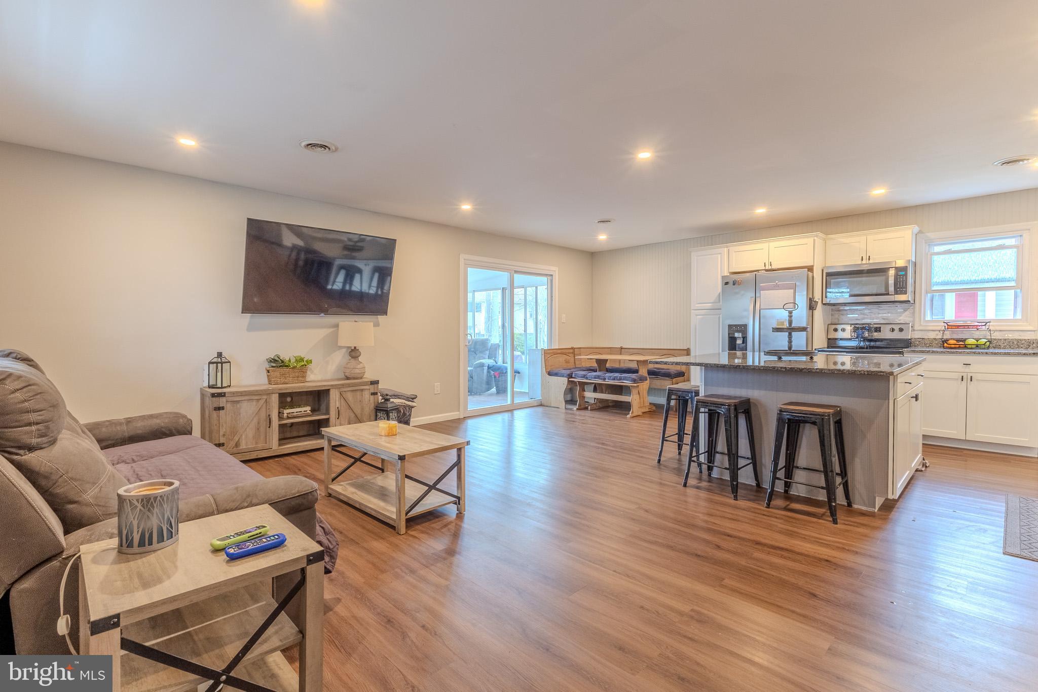 FRANKLIN MANOR BEACH - Residential