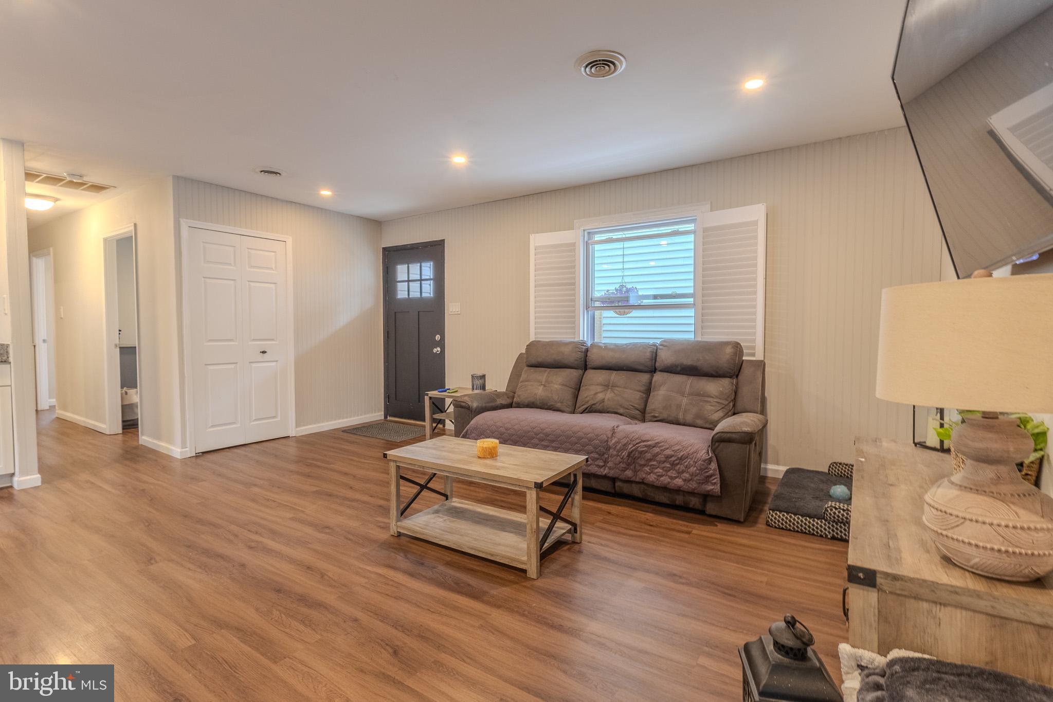 FRANKLIN MANOR BEACH - Residential