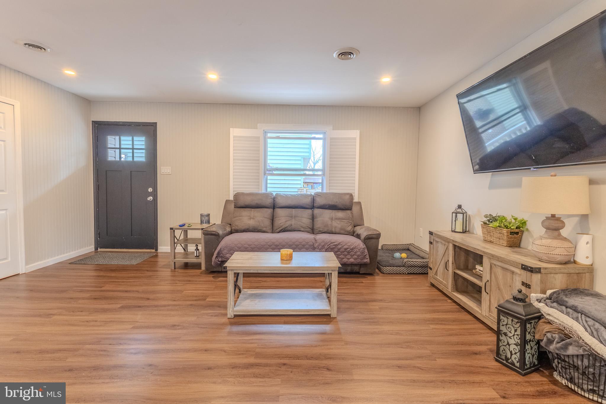 FRANKLIN MANOR BEACH - Residential