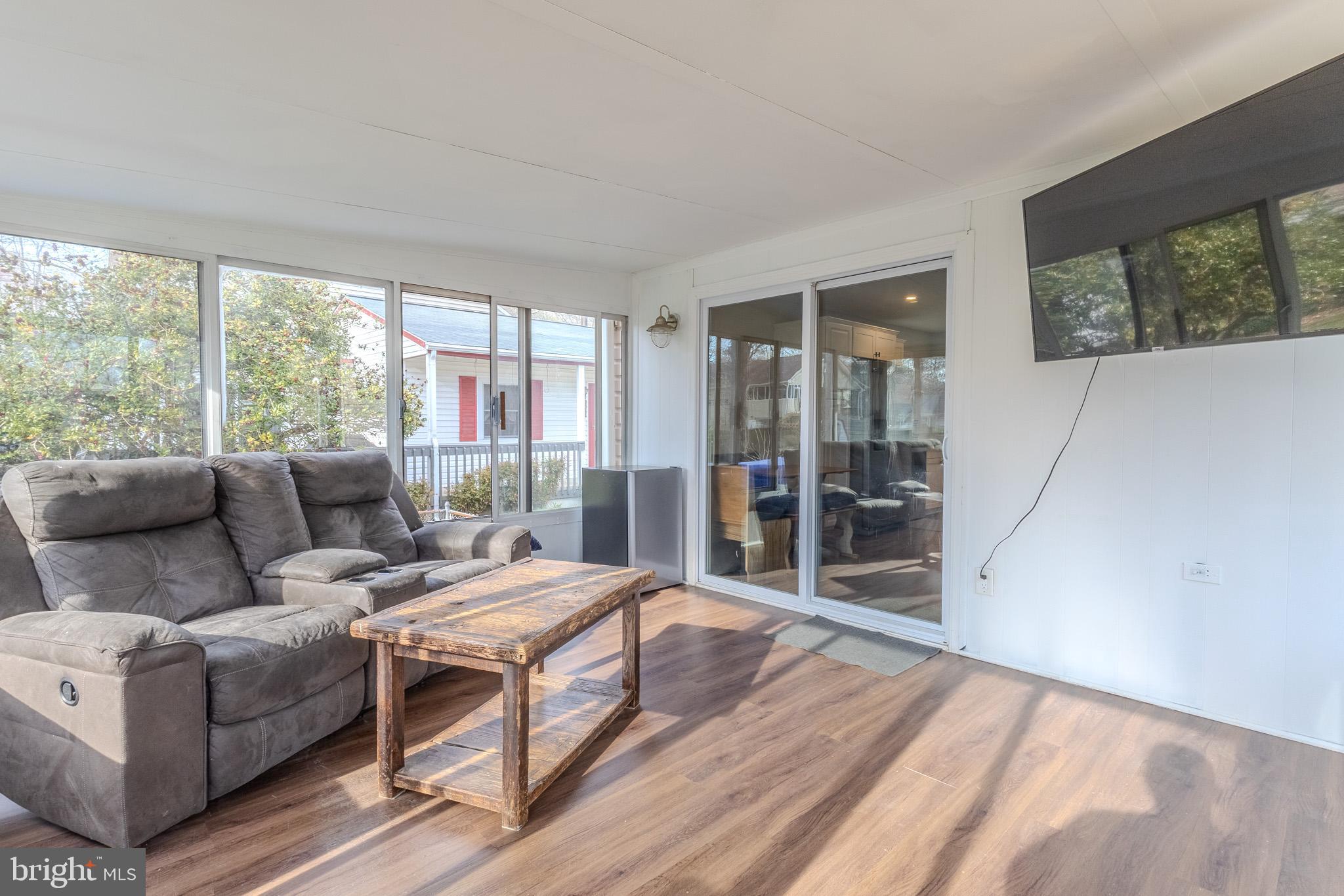 FRANKLIN MANOR BEACH - Residential