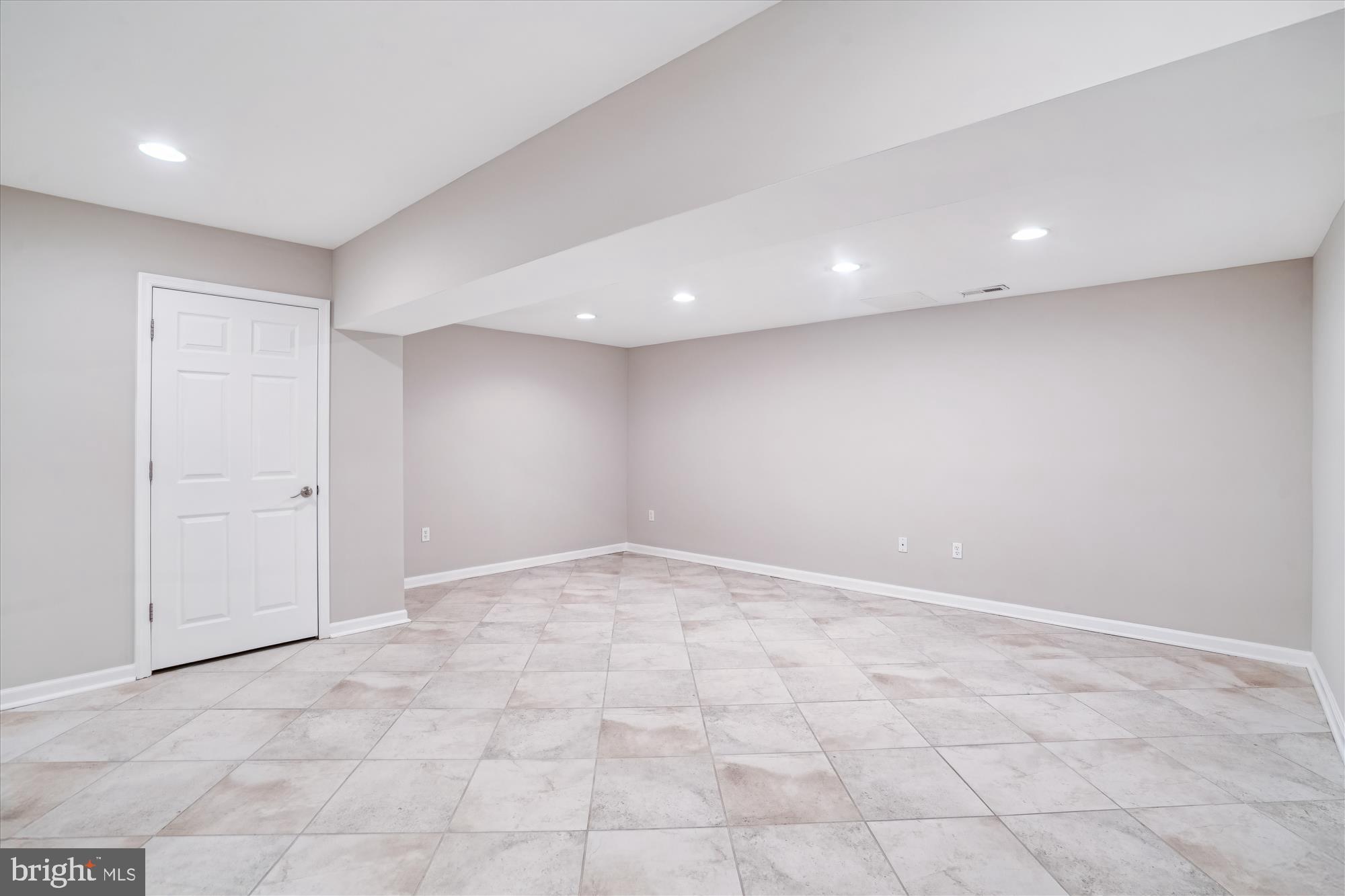 MURRAY HILL - Residential