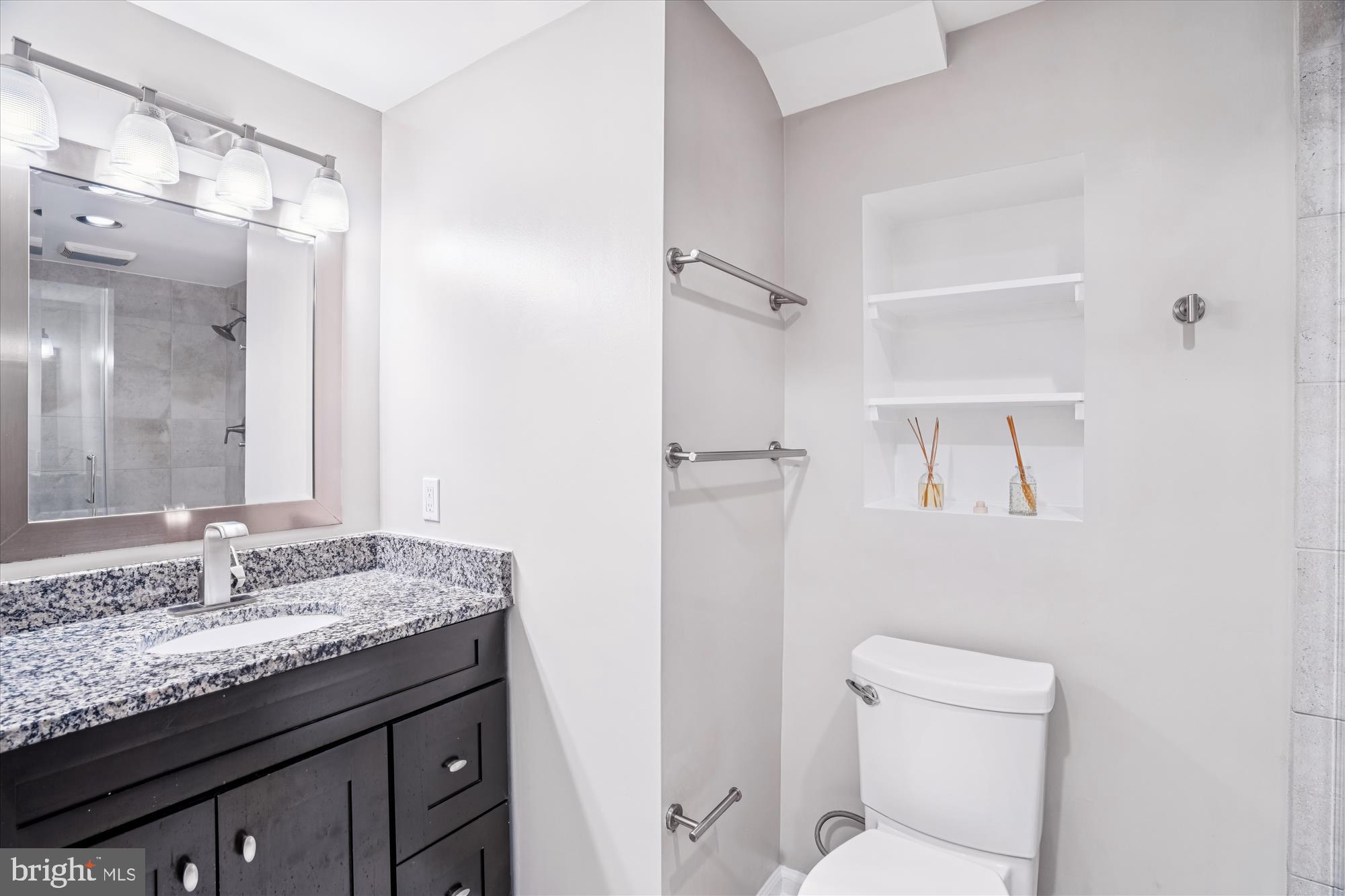 MURRAY HILL - Residential