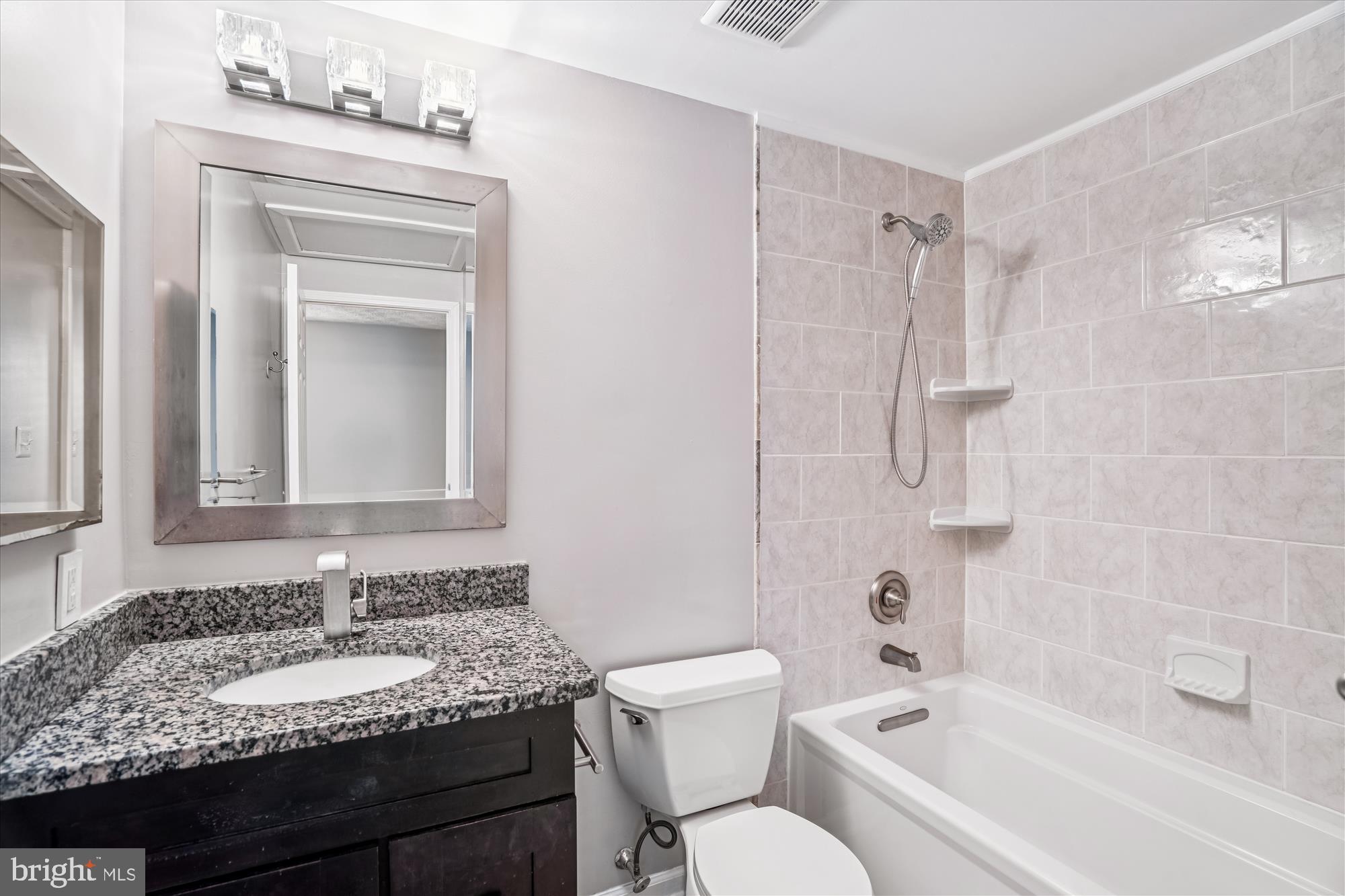 MURRAY HILL - Residential