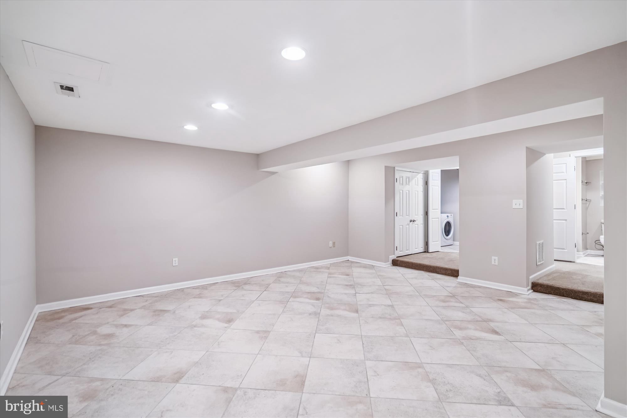 MURRAY HILL - Residential