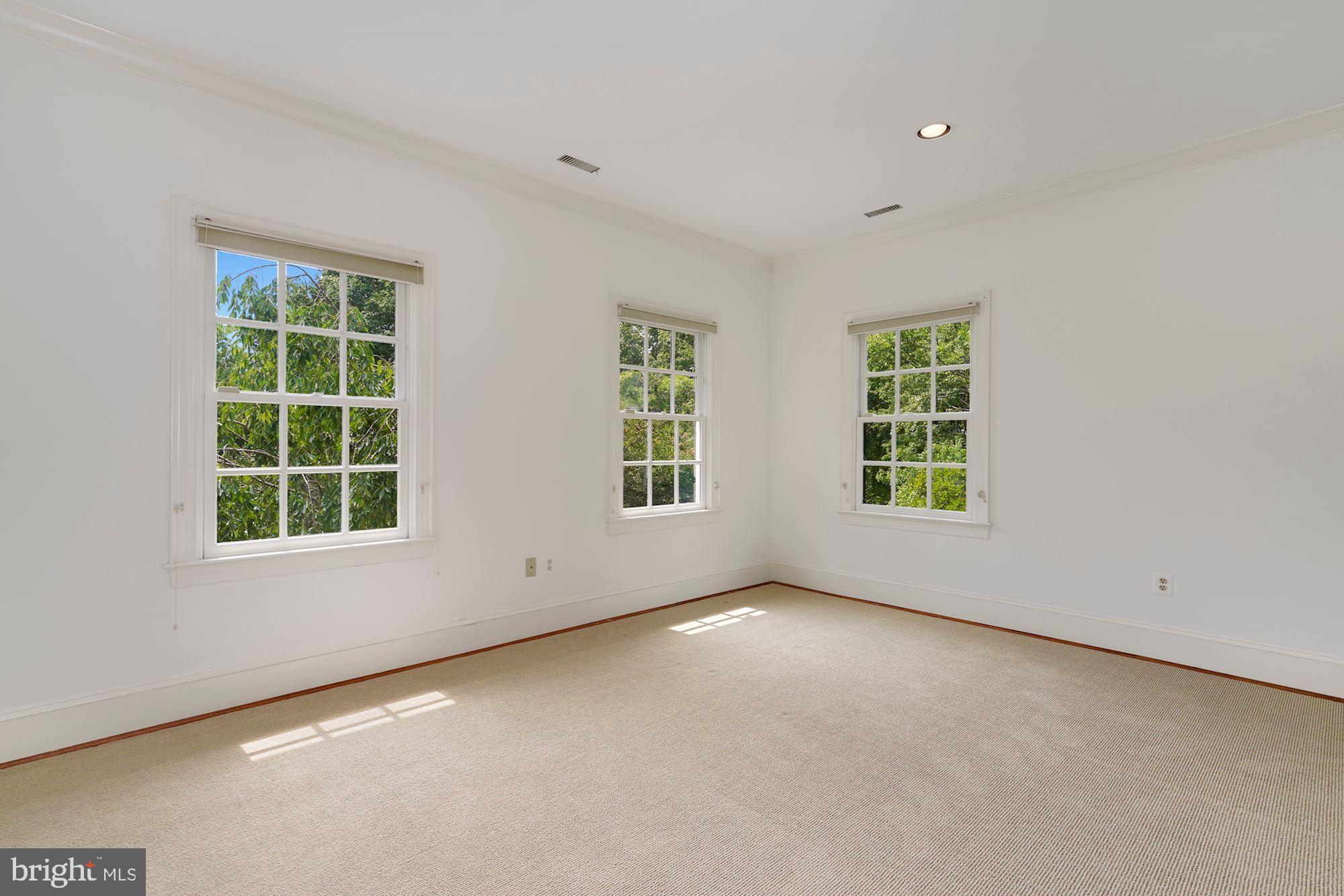 SPRING VALLEY - Residential