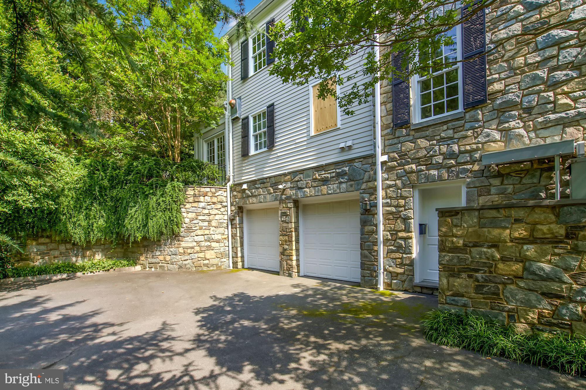 SPRING VALLEY - Residential