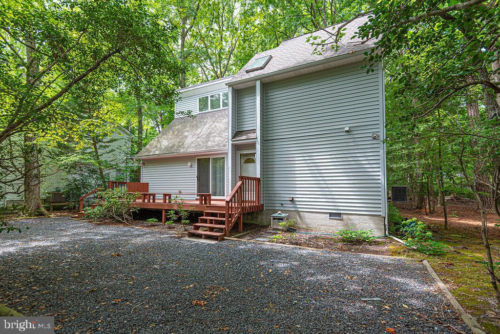 6 BRIARCREST DRIVE