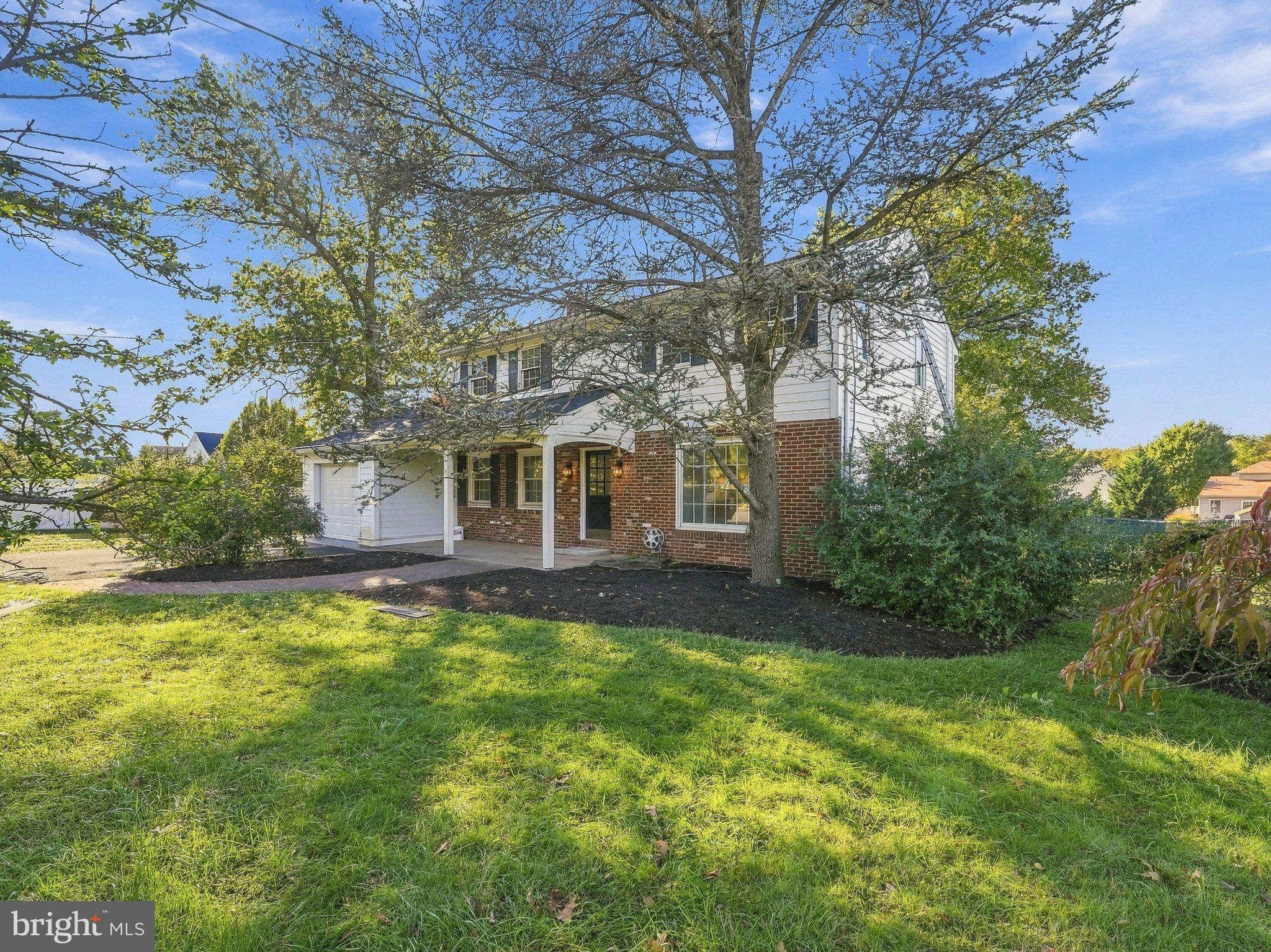 377 N LOCUST AVENUE