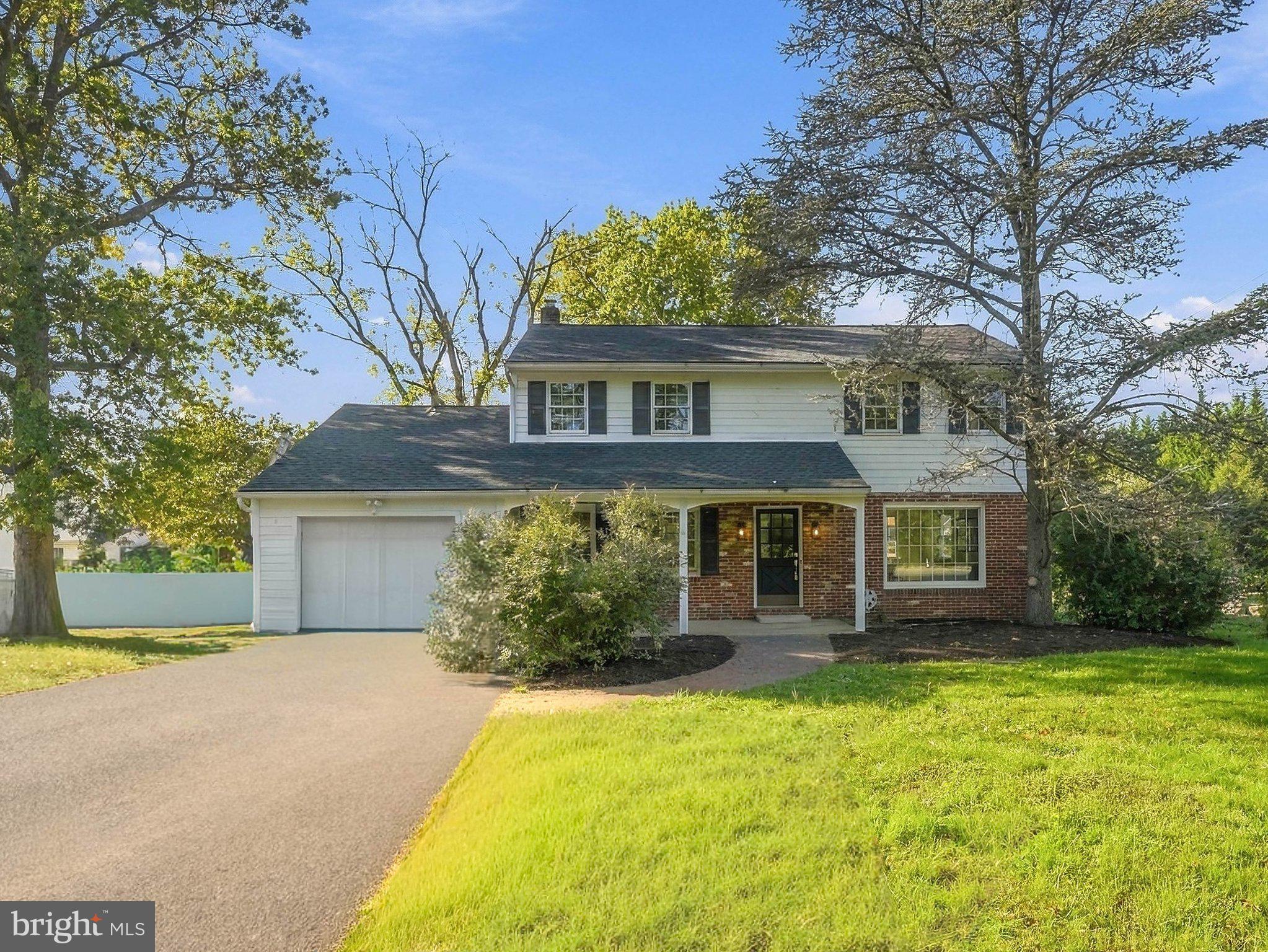 377 N LOCUST AVENUE