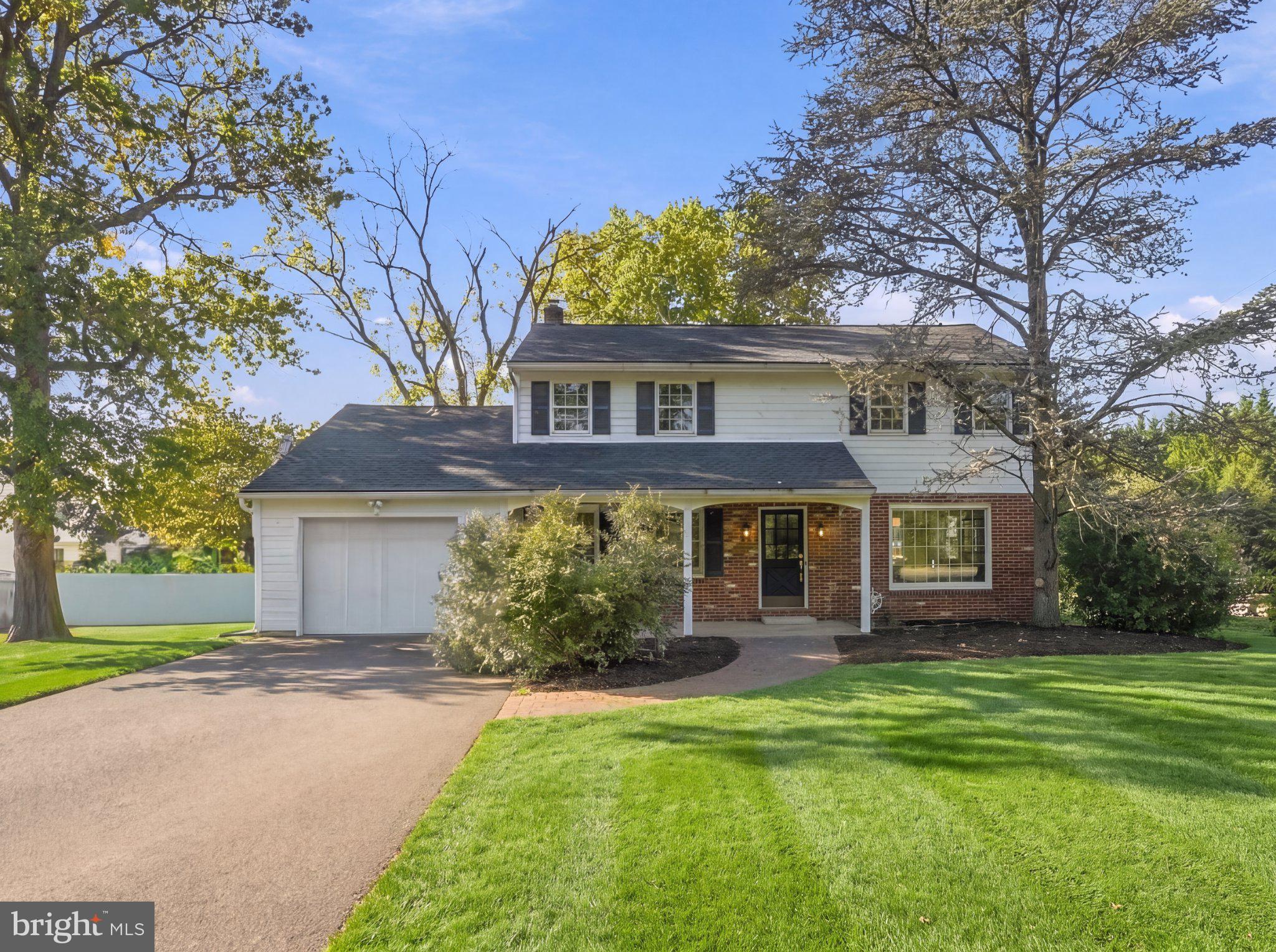 377 N LOCUST AVENUE