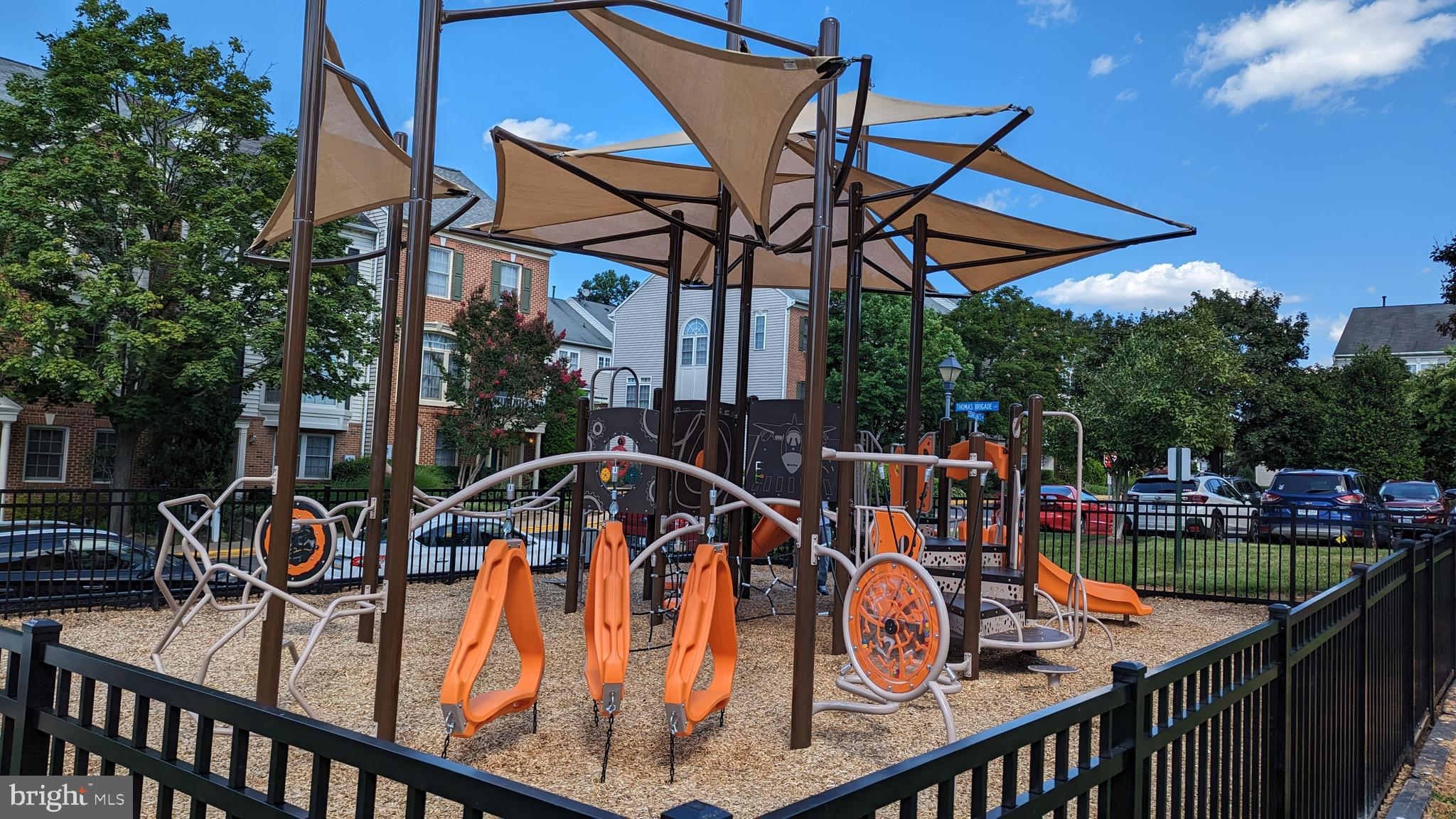 CEDAR LAKES - Residential