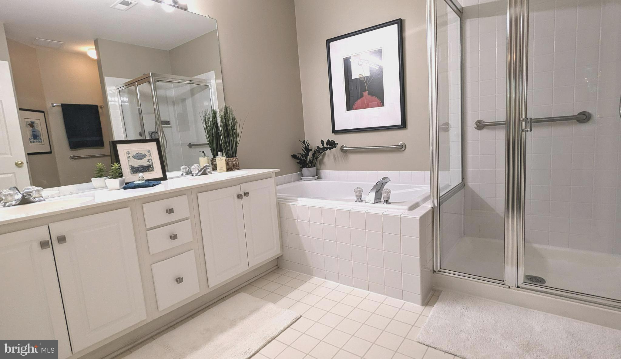 CEDAR LAKES - Residential