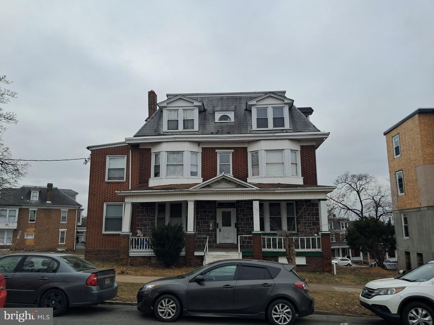 Turn-key 6-unit multifamily building.  Property is fully rented and netting over $28,000 annually.  Rents are slightly under market and could be increased.  Units are in good condition.  Located directly across from a park.  Electric is separately metered for each unit.  There are 5 - 1 bedroom and 1 - 2 bedroom apartments.