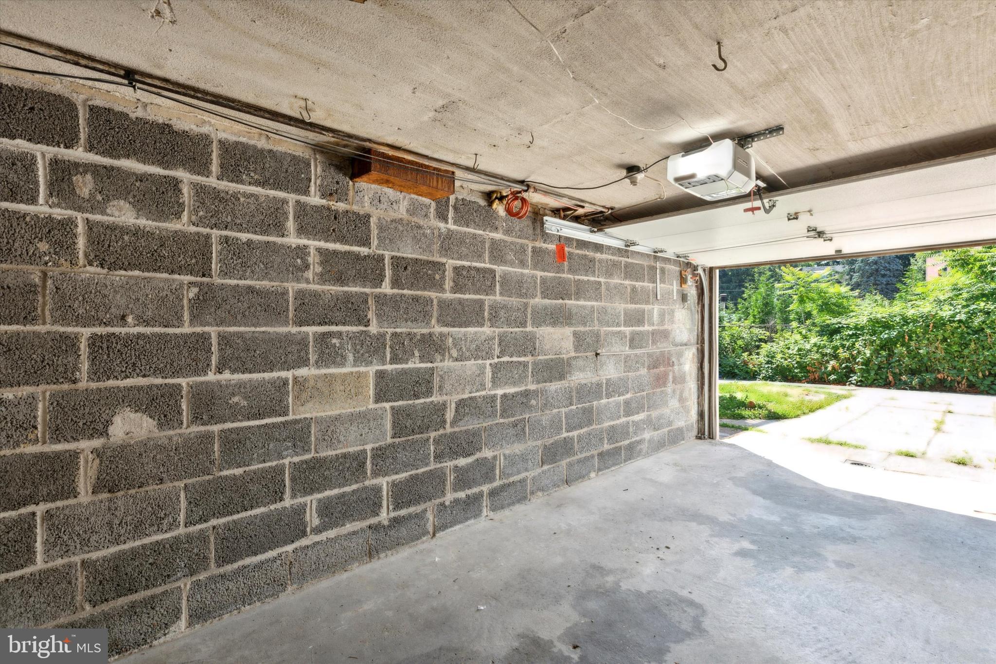 ROXBOROUGH - Residential Lease